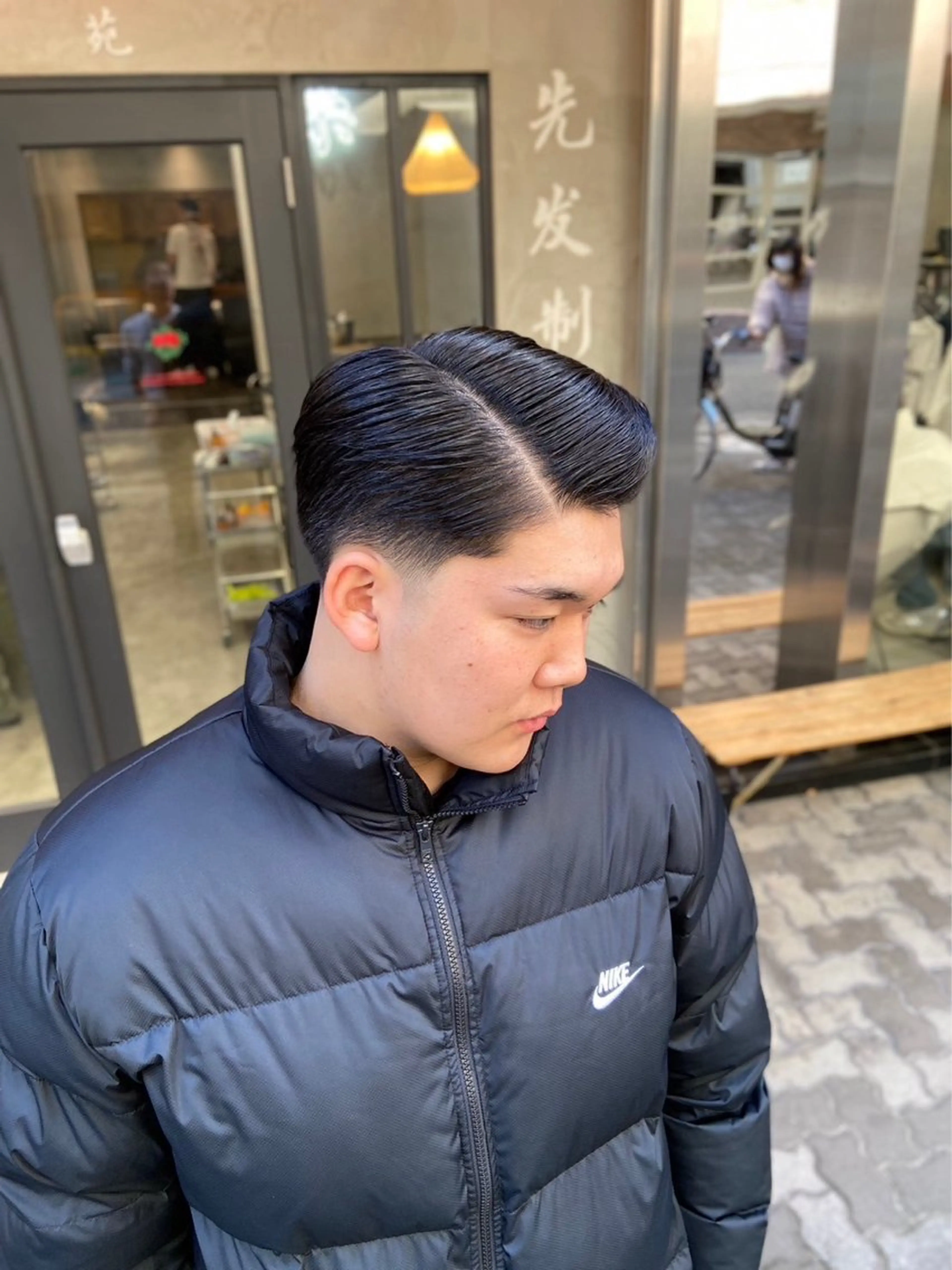 ショート ⚡メンズパーマフ ェードカットTomyのヘアスタイル