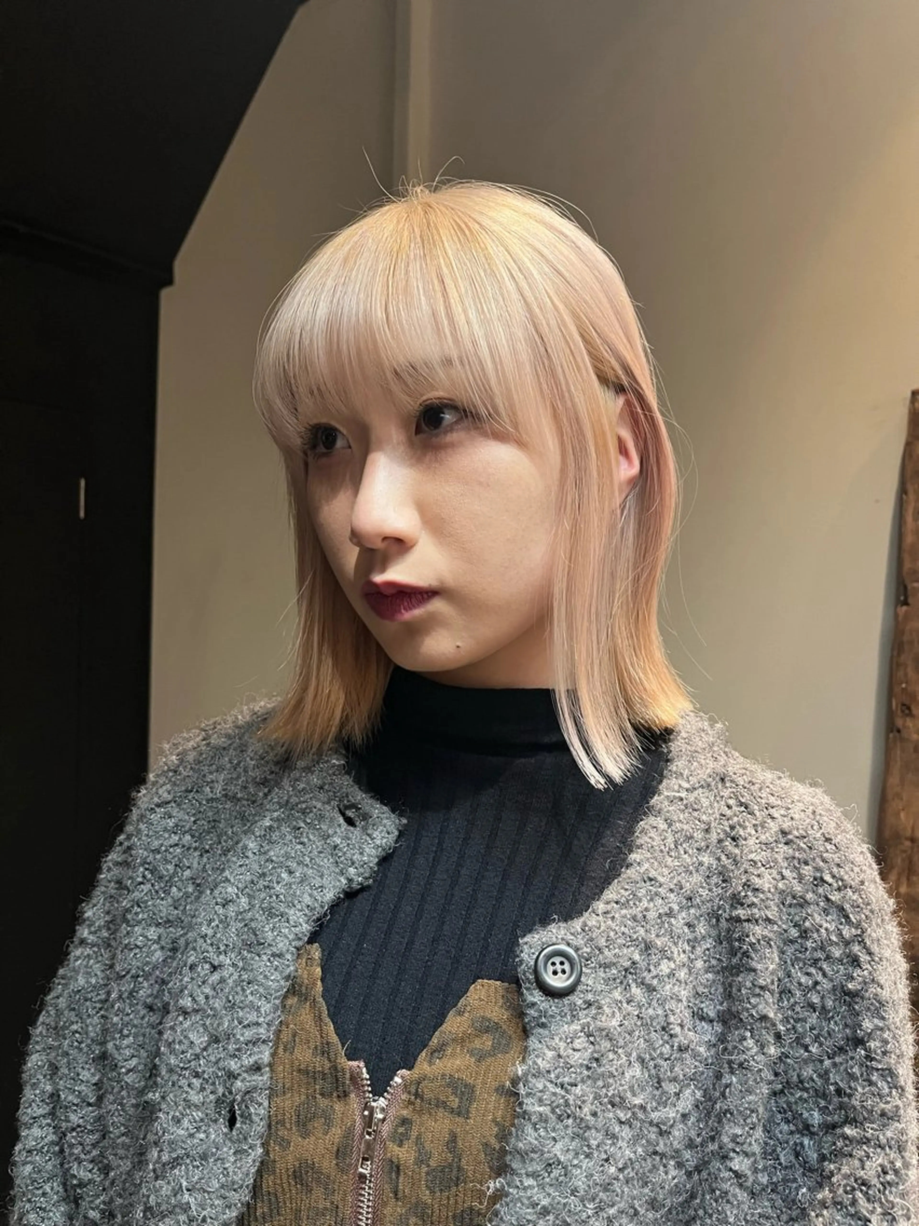 ミディアム トリートメント カット ヘアカラー ハイトーン指名No. 1/レイヤー/みさきのヘアスタイル