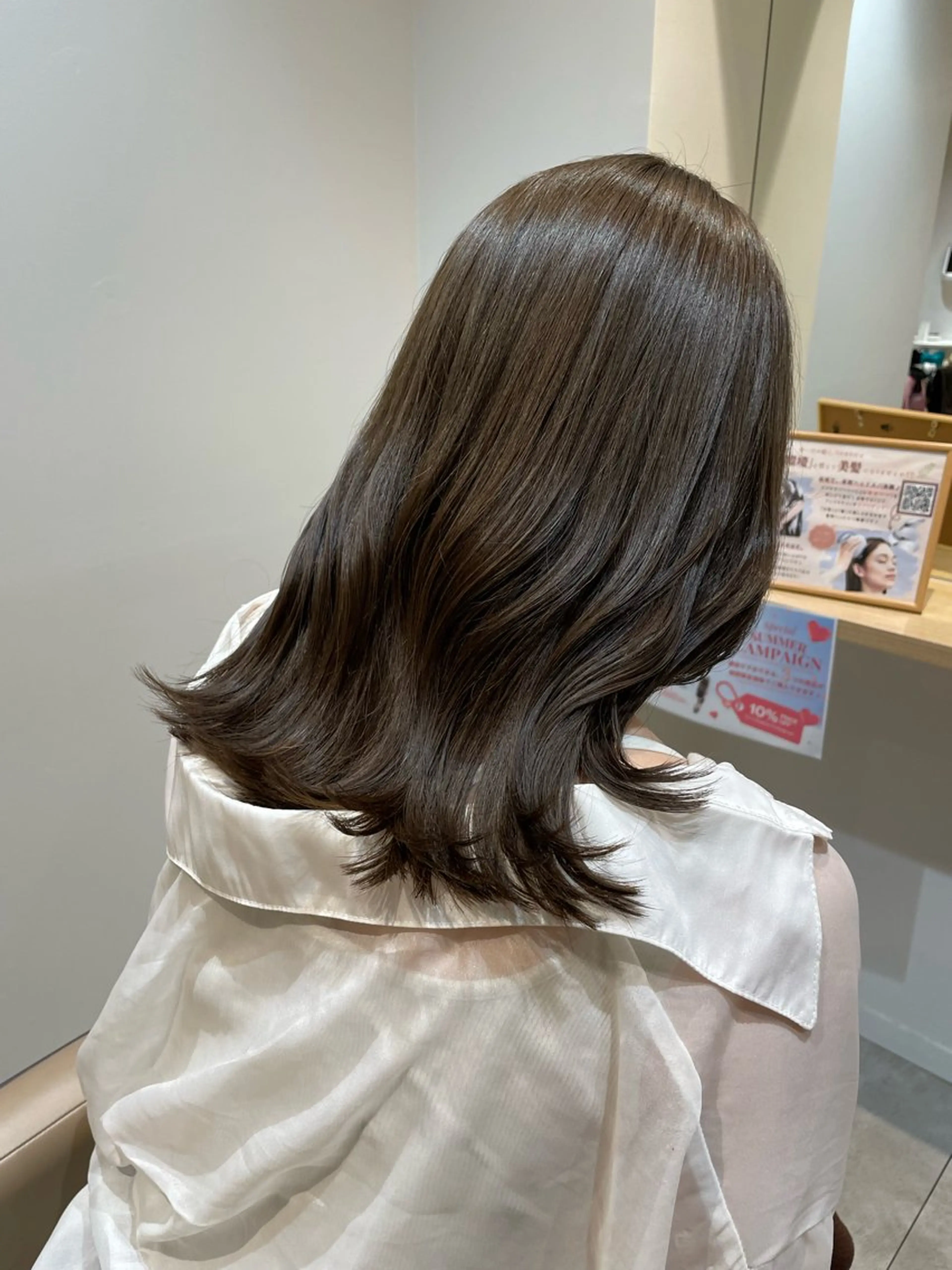 ミディアム カラー 透明感カラー オリーブカラー MIKU .のヘアスタイル