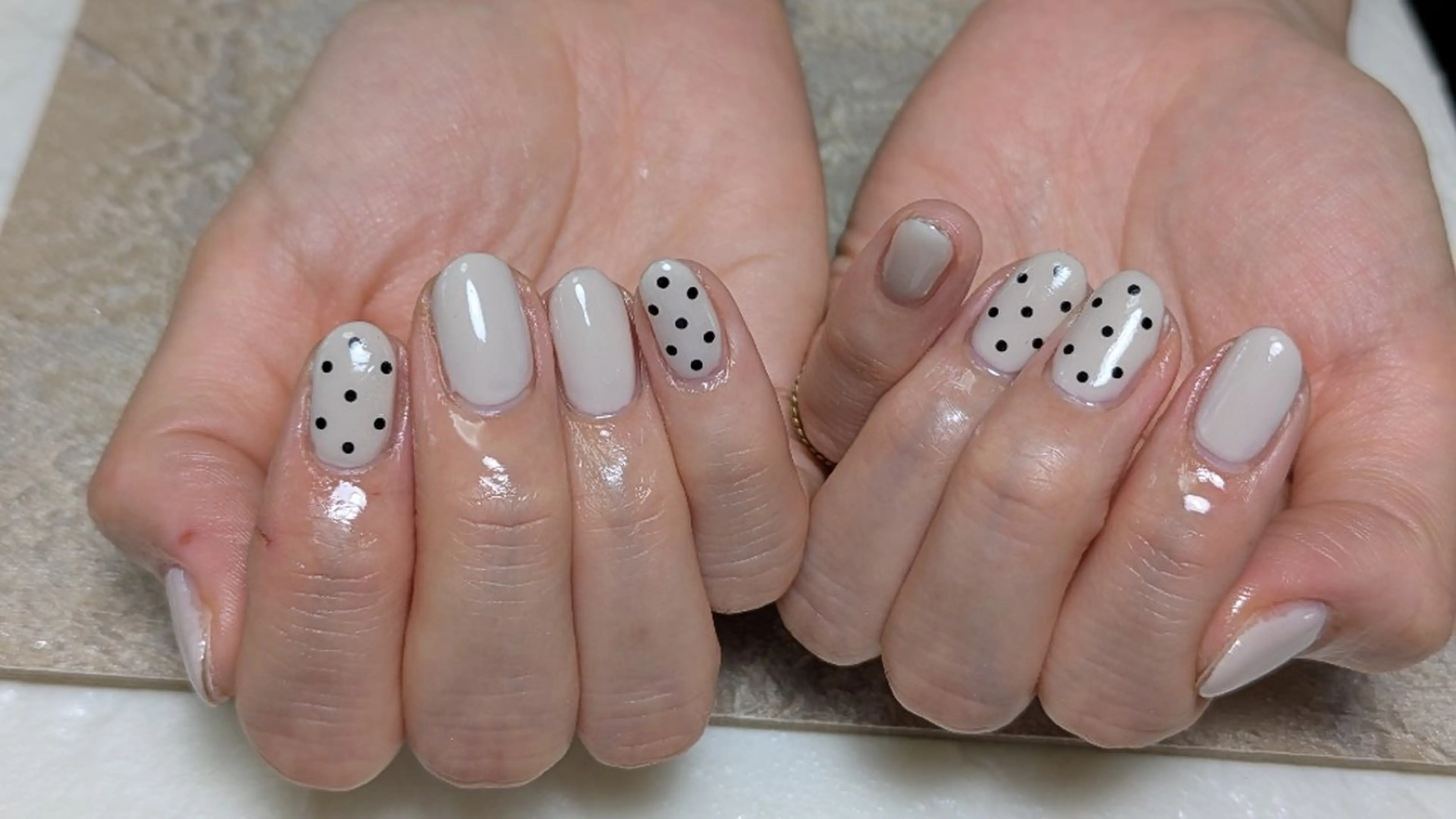 ネイル ドット オフィスネイル シンプルネイル ハンドネイル m&pPrivate nailsalonのネイルデザイン