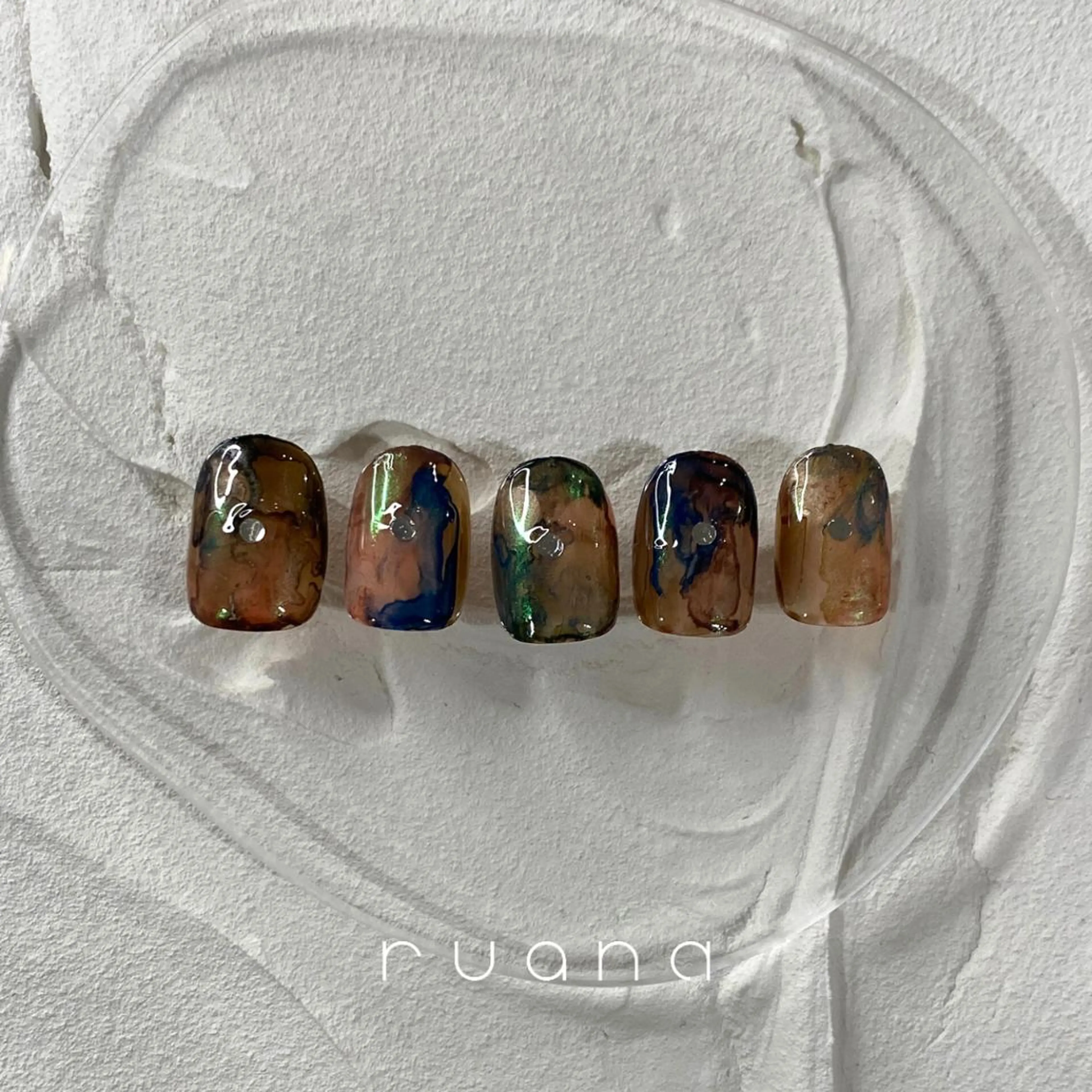 ネイル アートネイル ミラーネイル 持ち込み ニュアンスネイル🧡 rionaのネイルデザイン