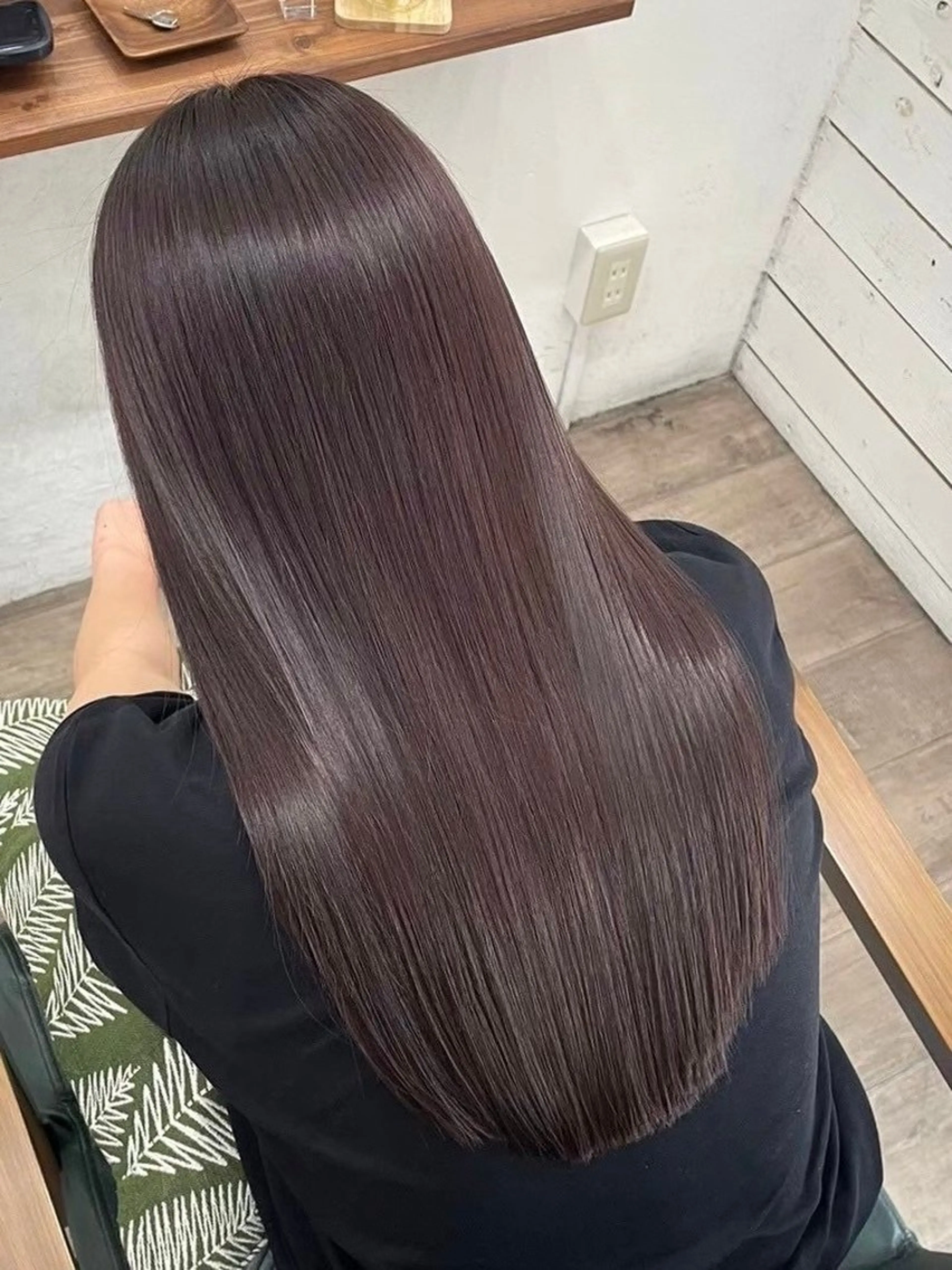 ロング カラー 白澤 彩恵のヘアスタイル