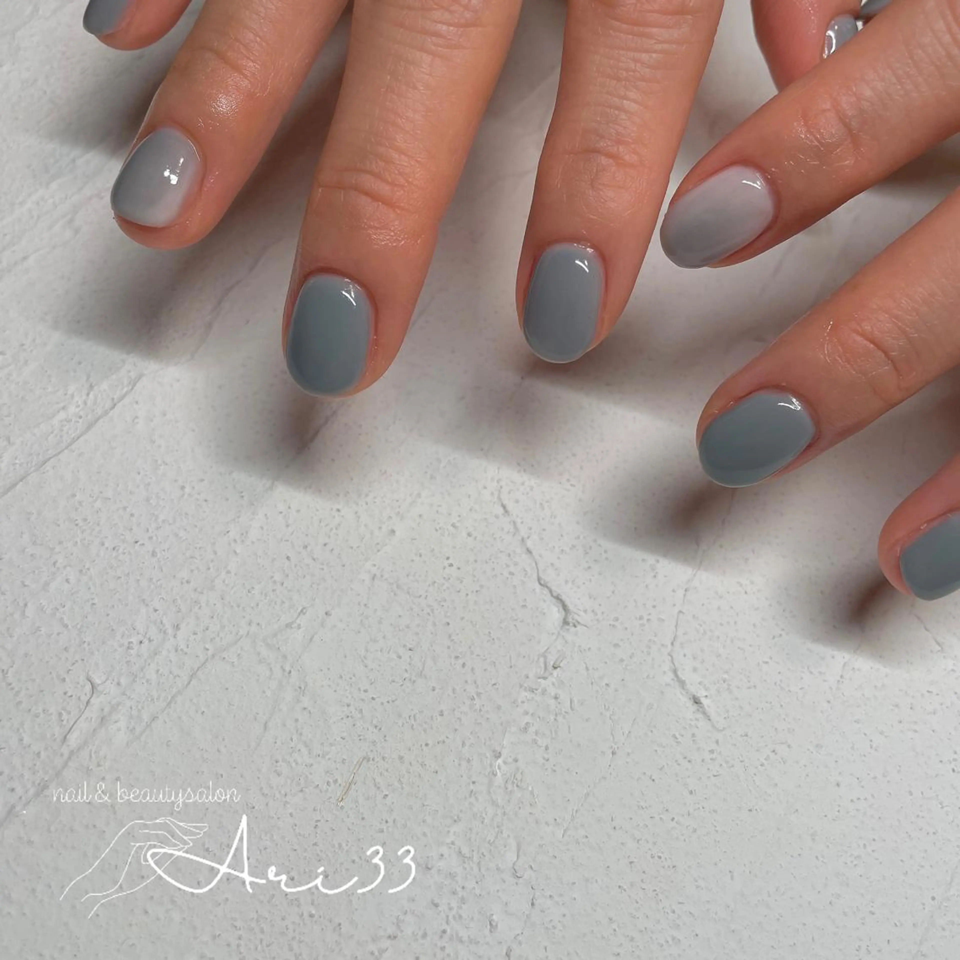 ネイル 水色 ニュアンスネイル ハンドネイル プライベートサロン Ari33nailのネイルデザイン