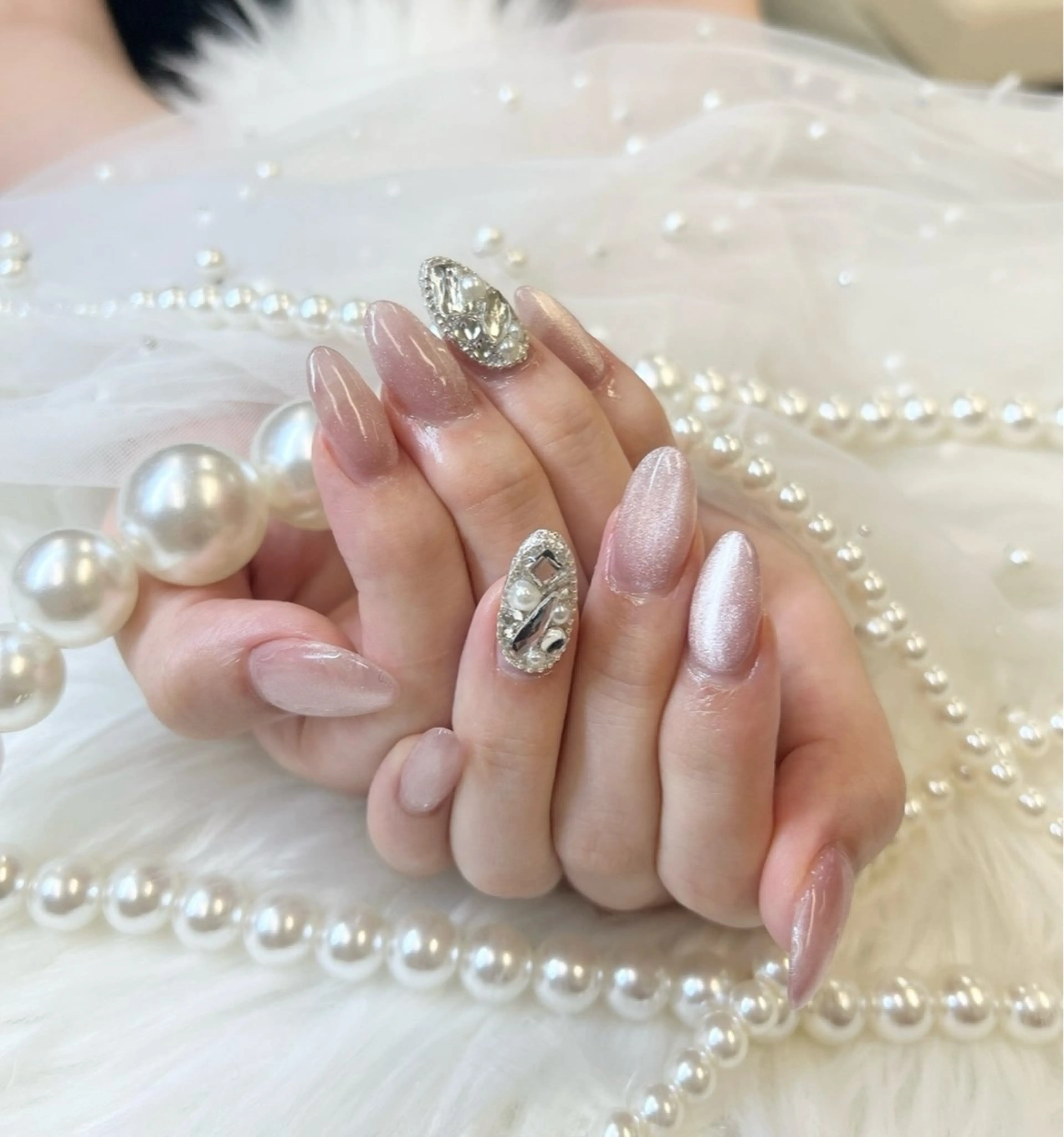 ネイル アートネイル ボルドー ドット フレンチネイル ジェルネイル Queeens nailのネイルデザイン