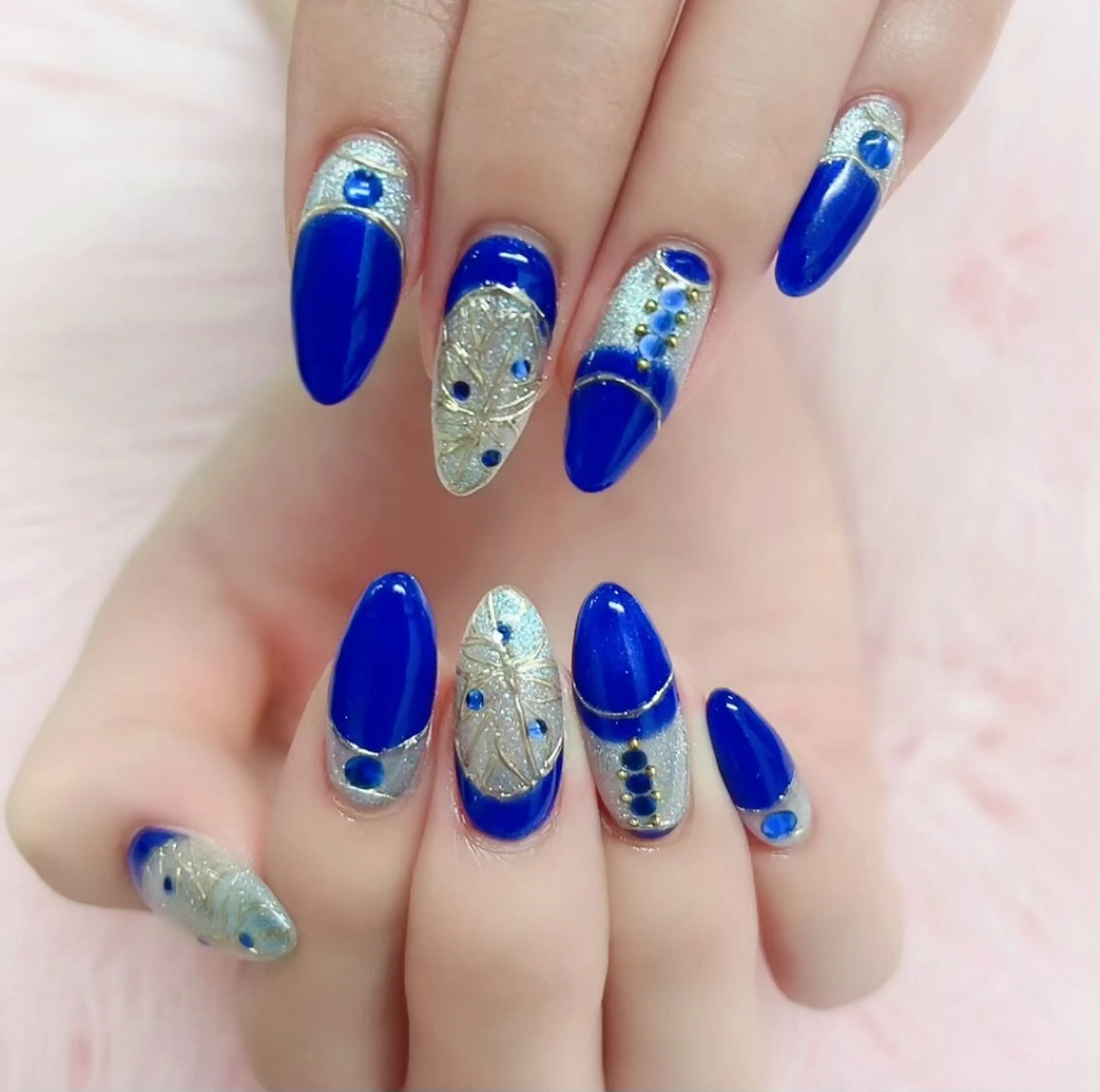ネイル MoonNail ユリ🌸のネイルデザイン