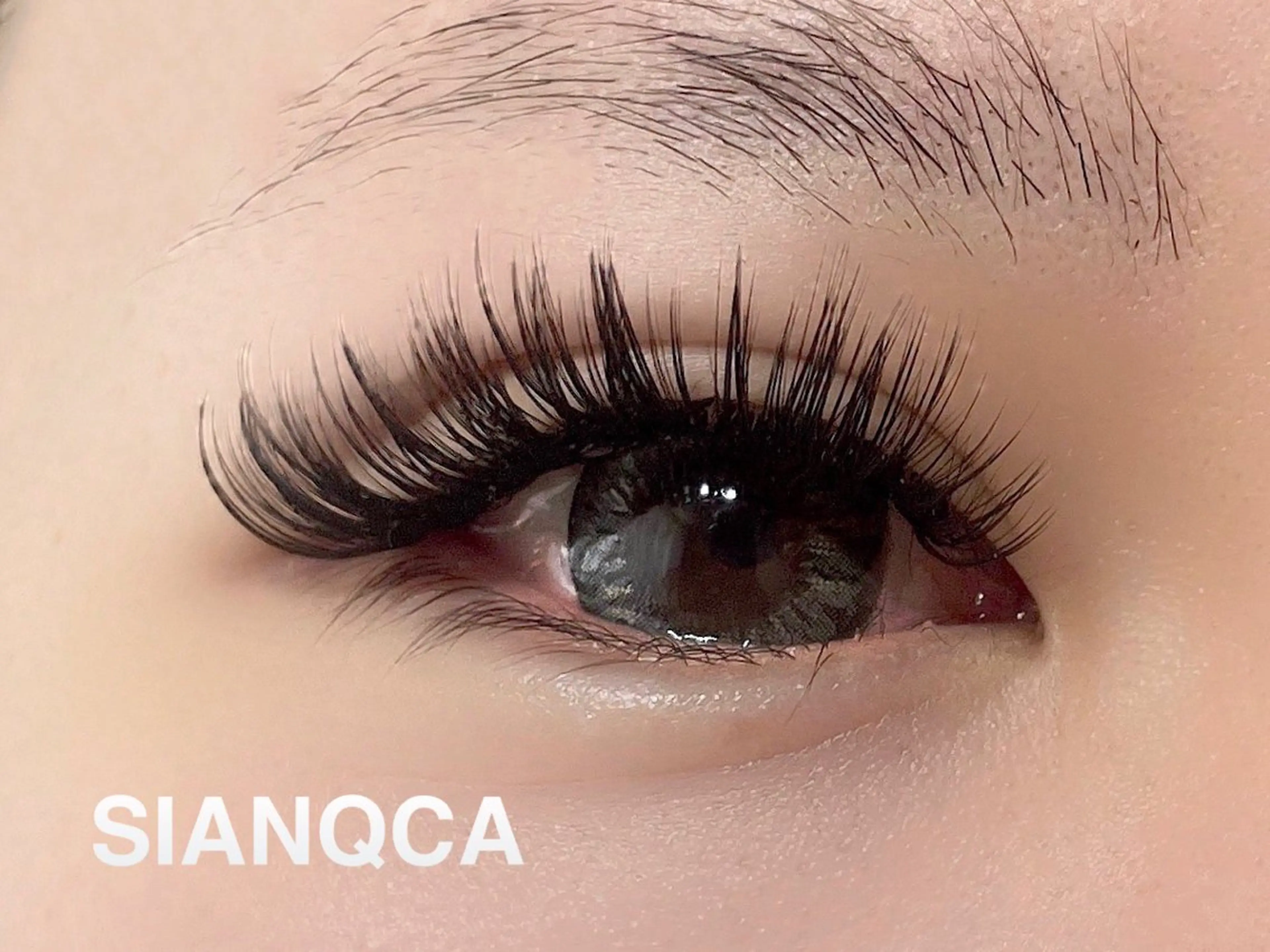 マツエク・マツパ ボリュームラッシュ マツエク SIANQCA(シアンカ)所属・SIANQCA 代表LINAのマツエク・マツパデザイン