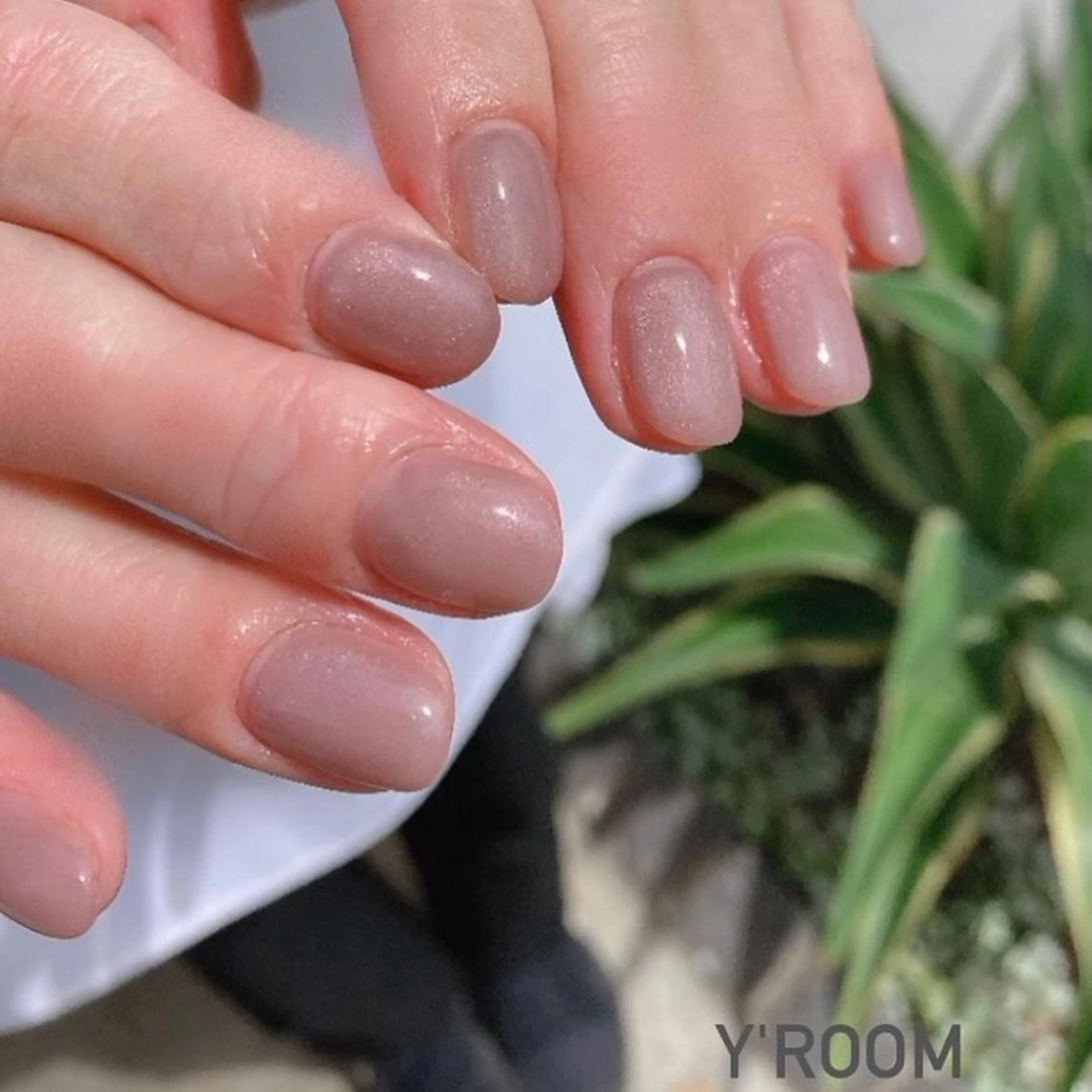 ネイル オーロラネイル フラッシュネイル フットネイル ジェルネイル 氷ネイル・うるうるネイル ハンドネイル YUKA （ネイリスト）のネイルデザイン