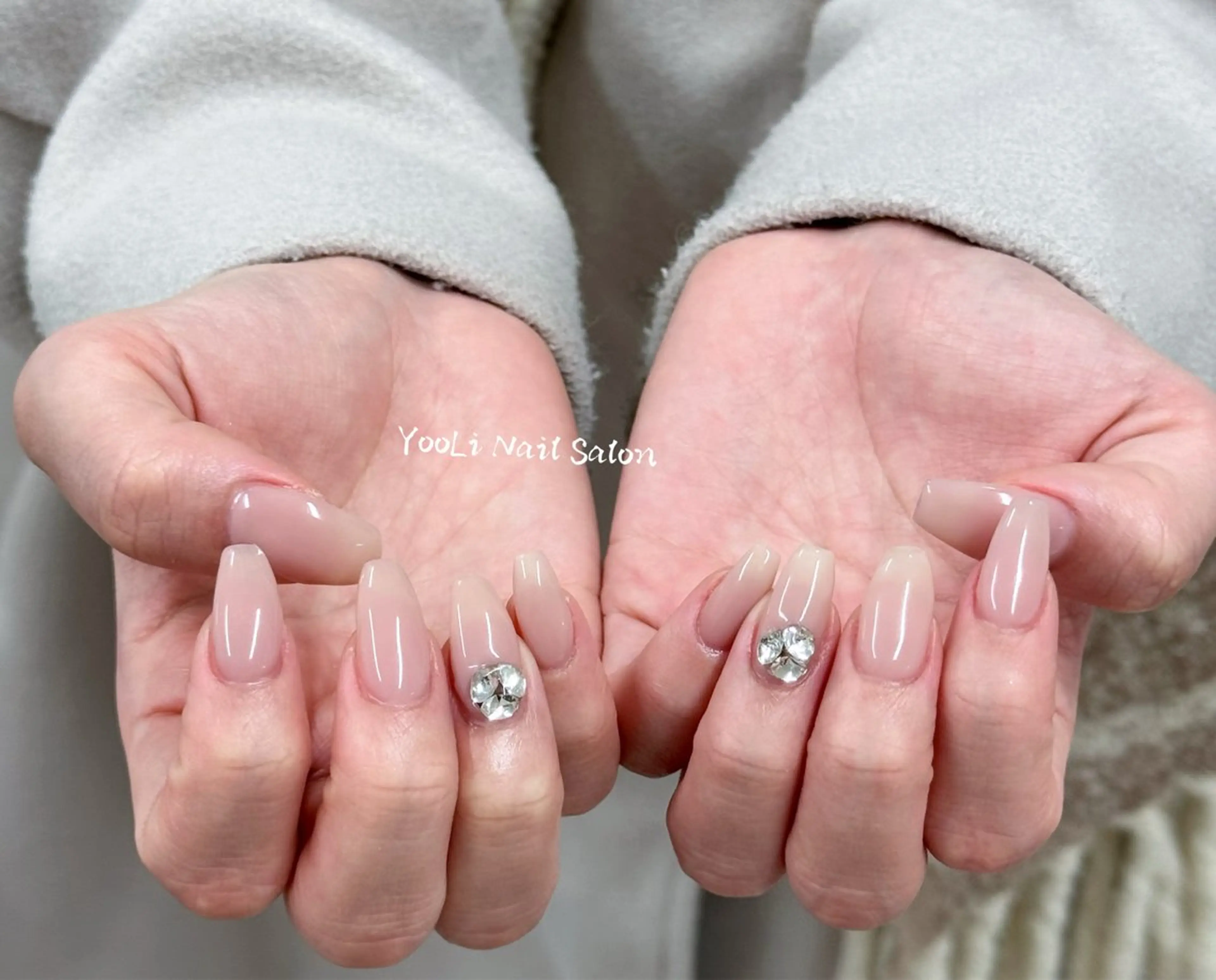 ネイル フレンチネイル グラデーション キラキラネイル 韓国ネイル マグネットネイル ハンドネイル 🎀🎀YooLi Nail Salonのネイルデザイン
