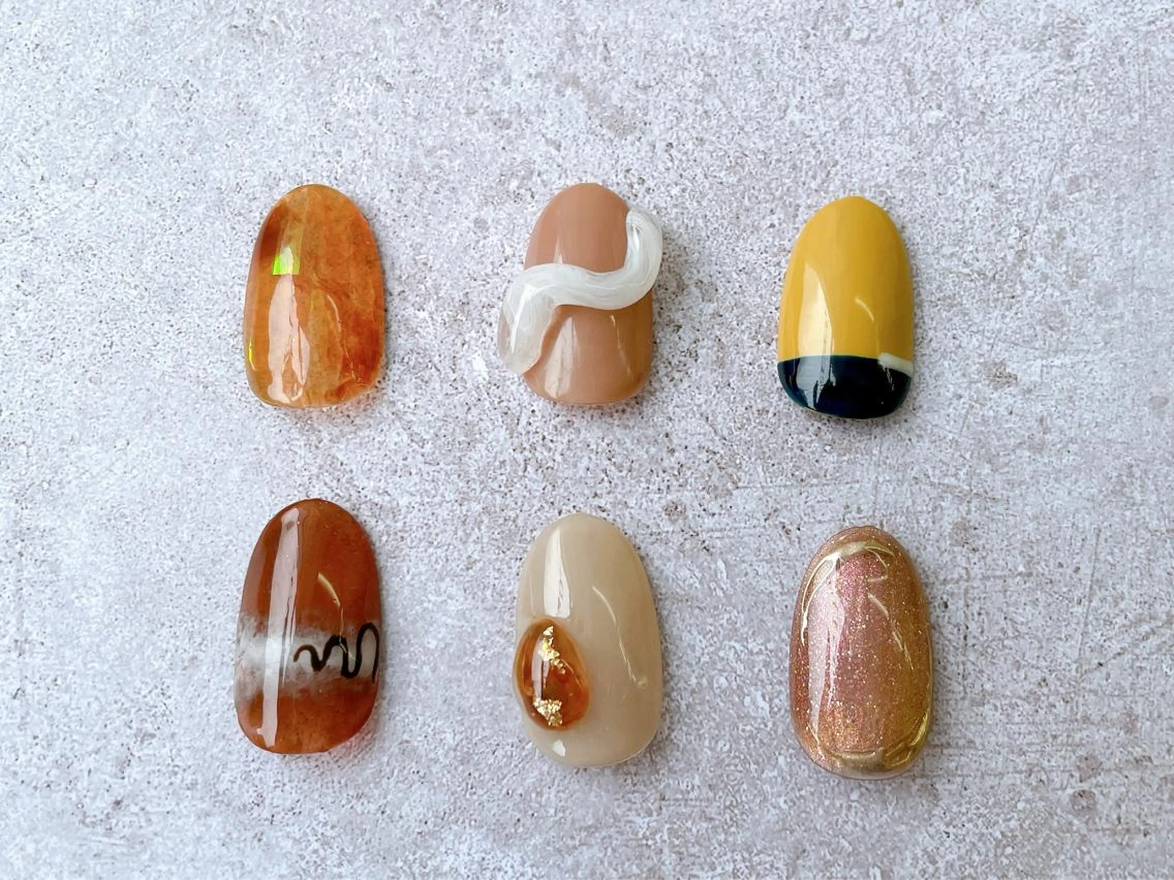 ミニモ限定！ワンカラーにニュアンスアート2本付き(ジェルオフがない方はこちらから)の写真