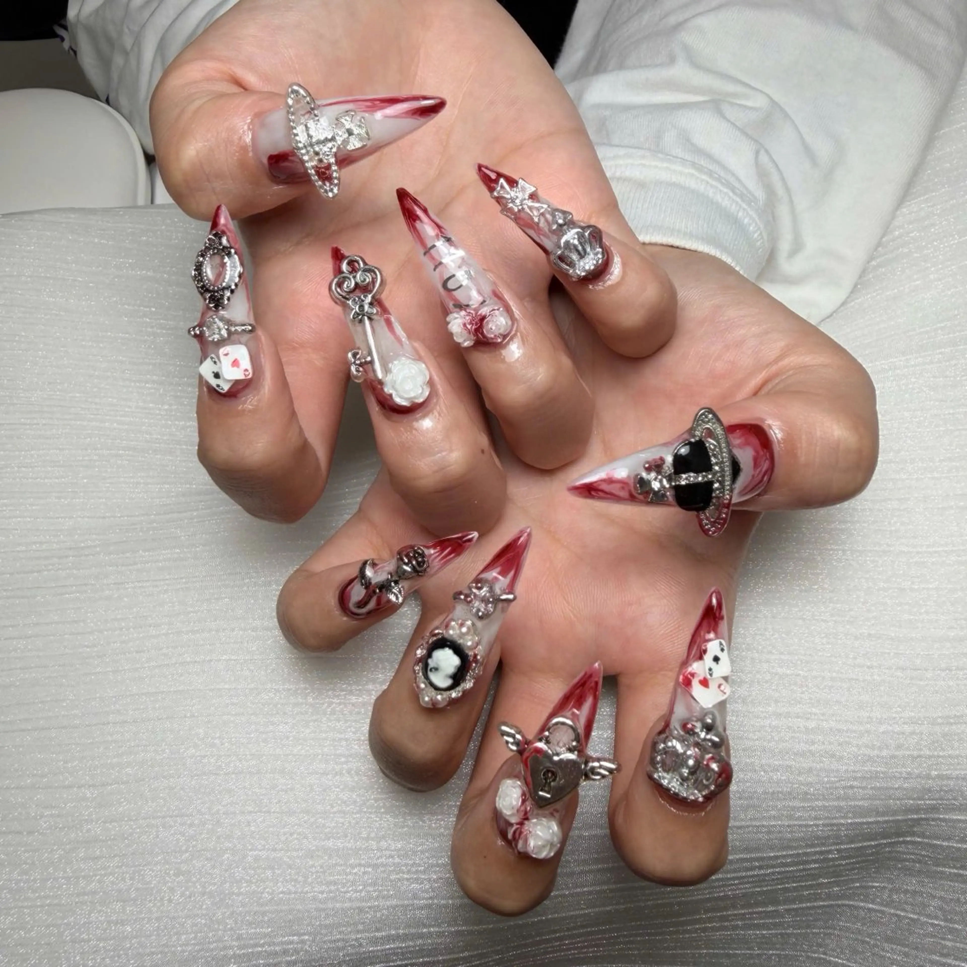 ネイル オーロラネイル 長さ出し フラッシュネイル フットネイル フレンチネイル ハンドネイル Michi Nail Staffのネイルデザイン