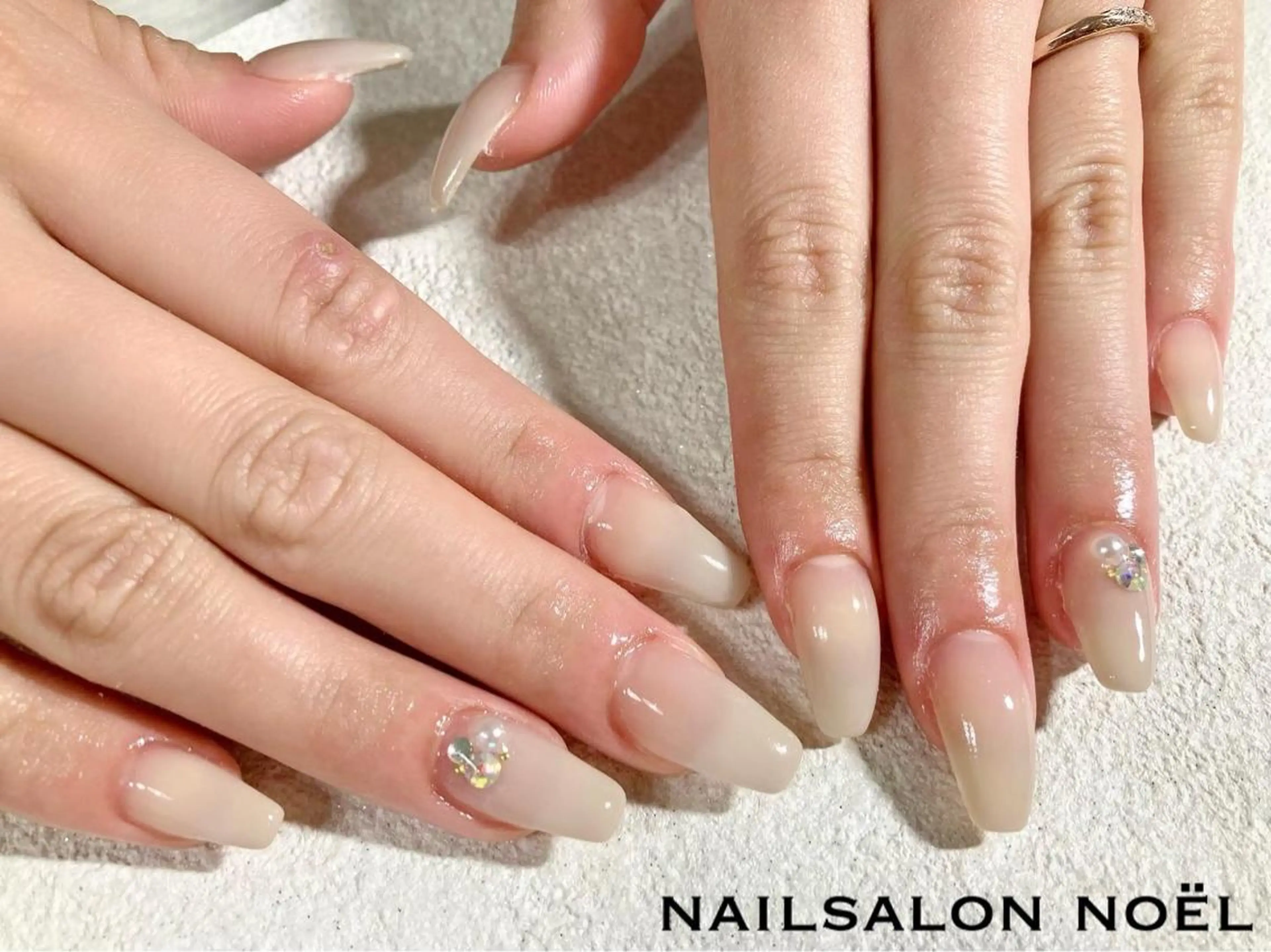 ネイル ホワイト Nailsalon ＆Noelのネイルデザイン