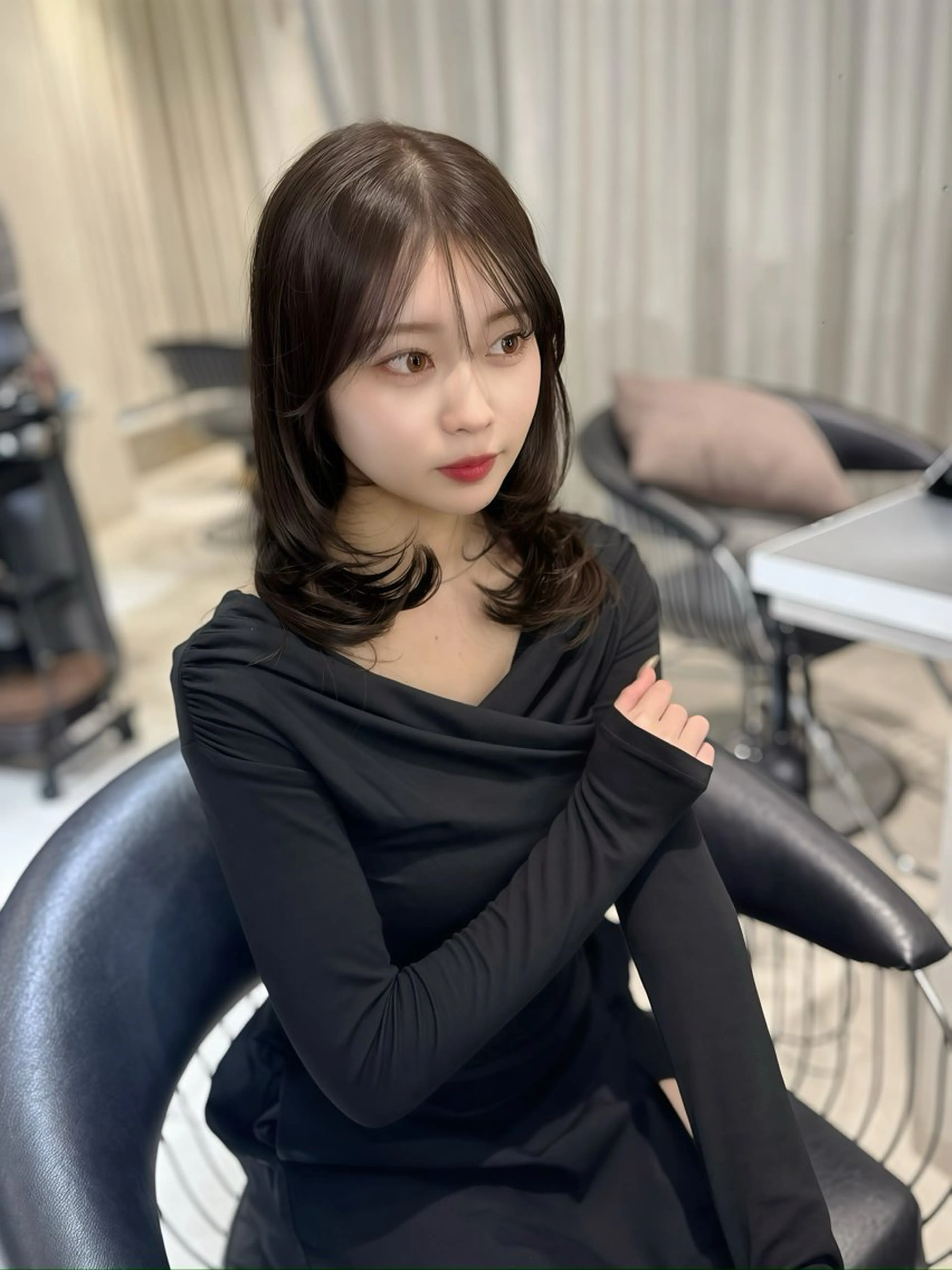 ミディアム カラー カット ヘアカラー トリートメント 韓国風ハッシュカット 似合わせレイヤー池袋のヘアスタイル