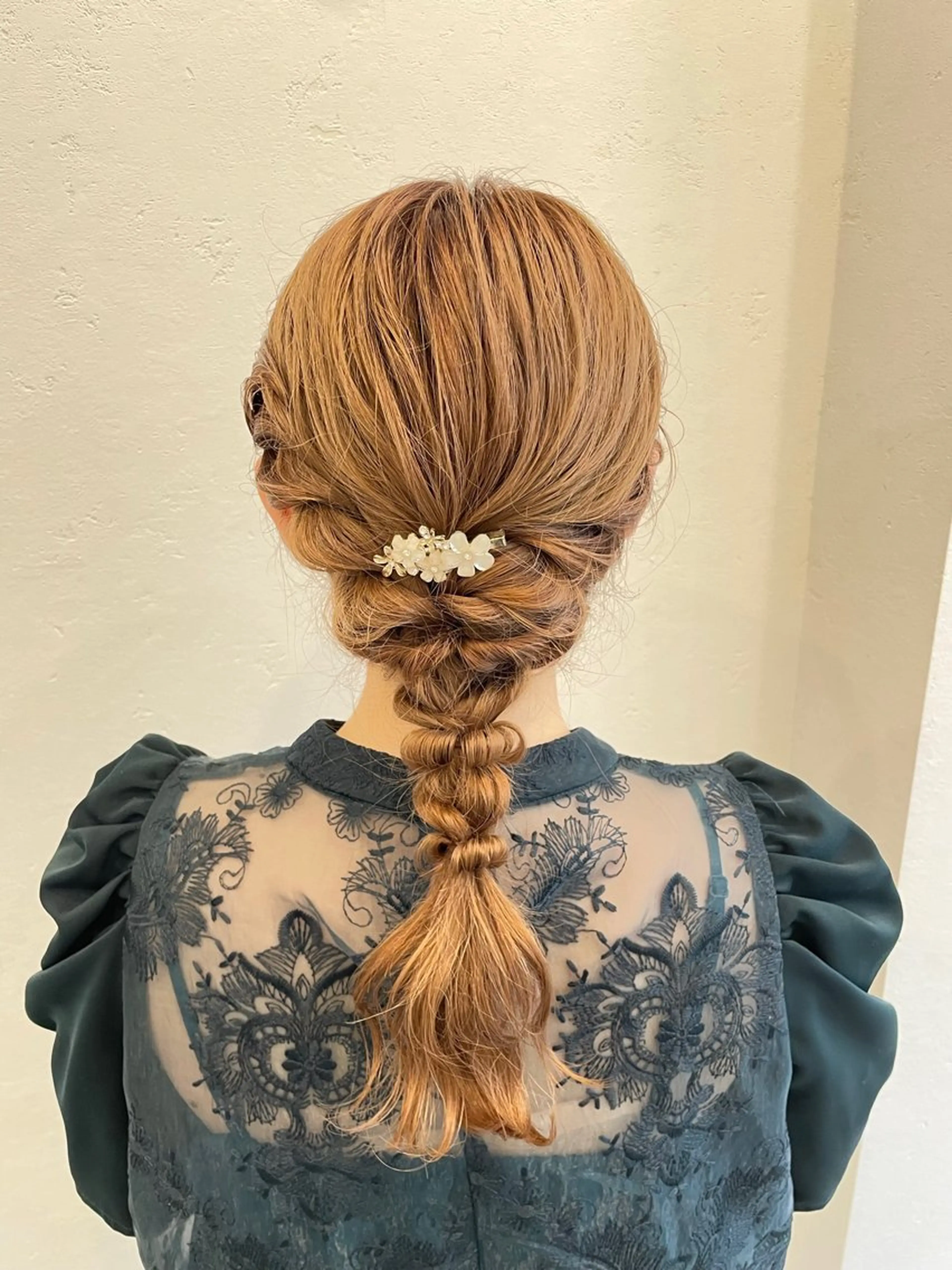 セミロング ヘアアレンジ 縮毛矯正×髪質改善 カラー×クロスパーマのヘアスタイル