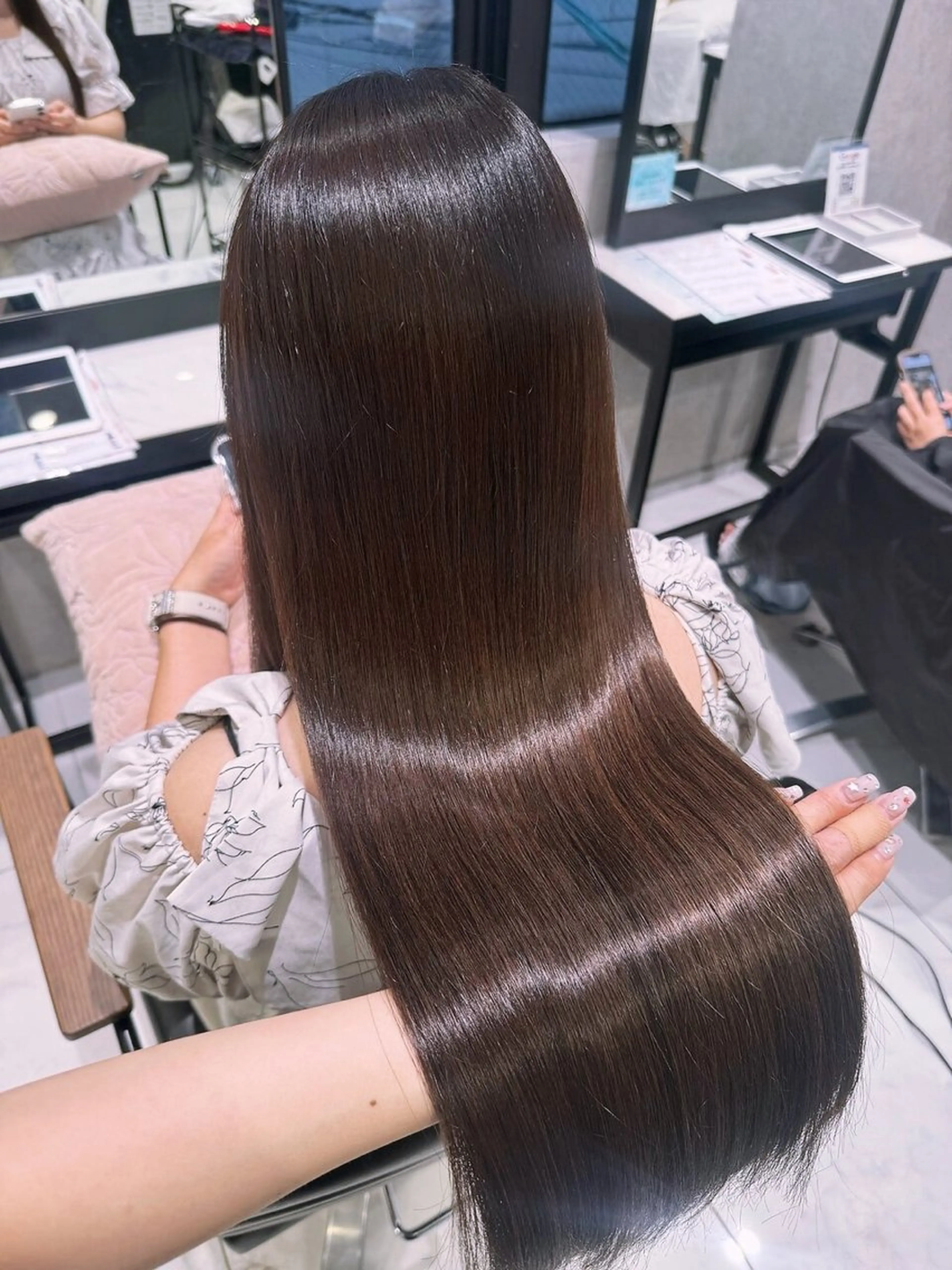 ロング カラー ブラウンカラー ショコラブラウン しゅり🍎/アレンジ 🎀/髪質改善✨️のヘアスタイル