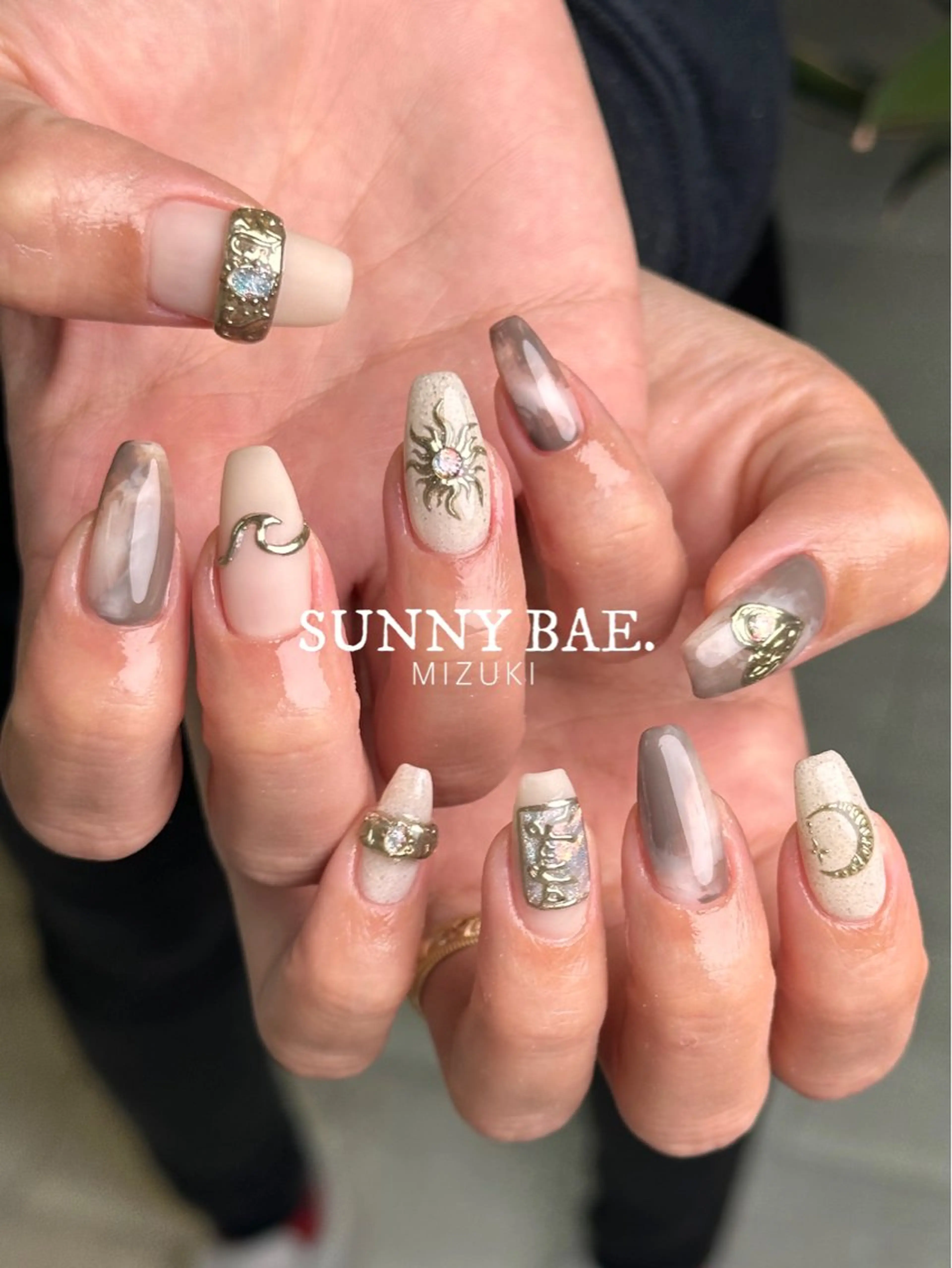 ネイル ジェルネイル ミラーネイル ニュアンスネイル 🕊 MIZUKIのネイルデザイン