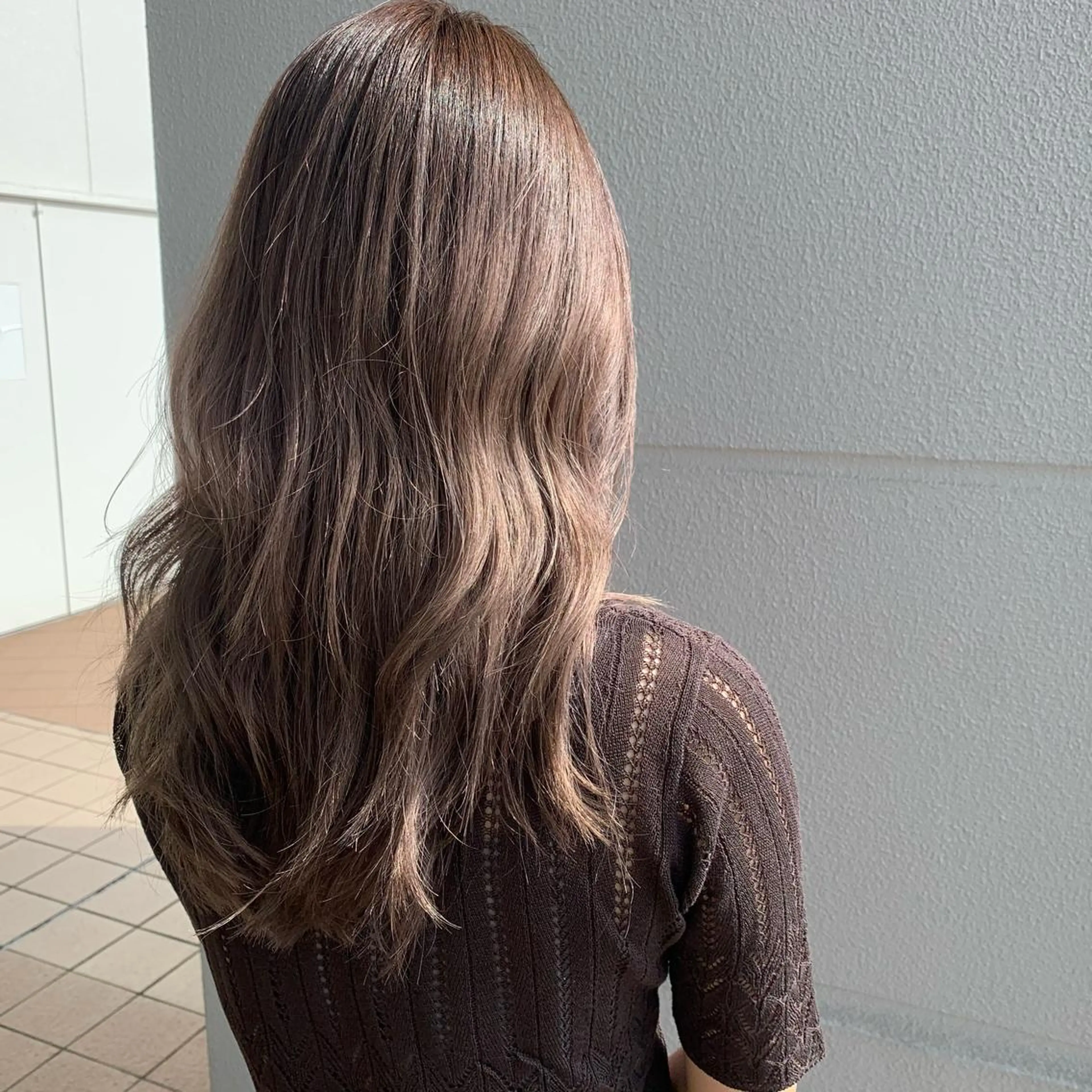 セミロング 佐々木 優衣のヘアスタイル