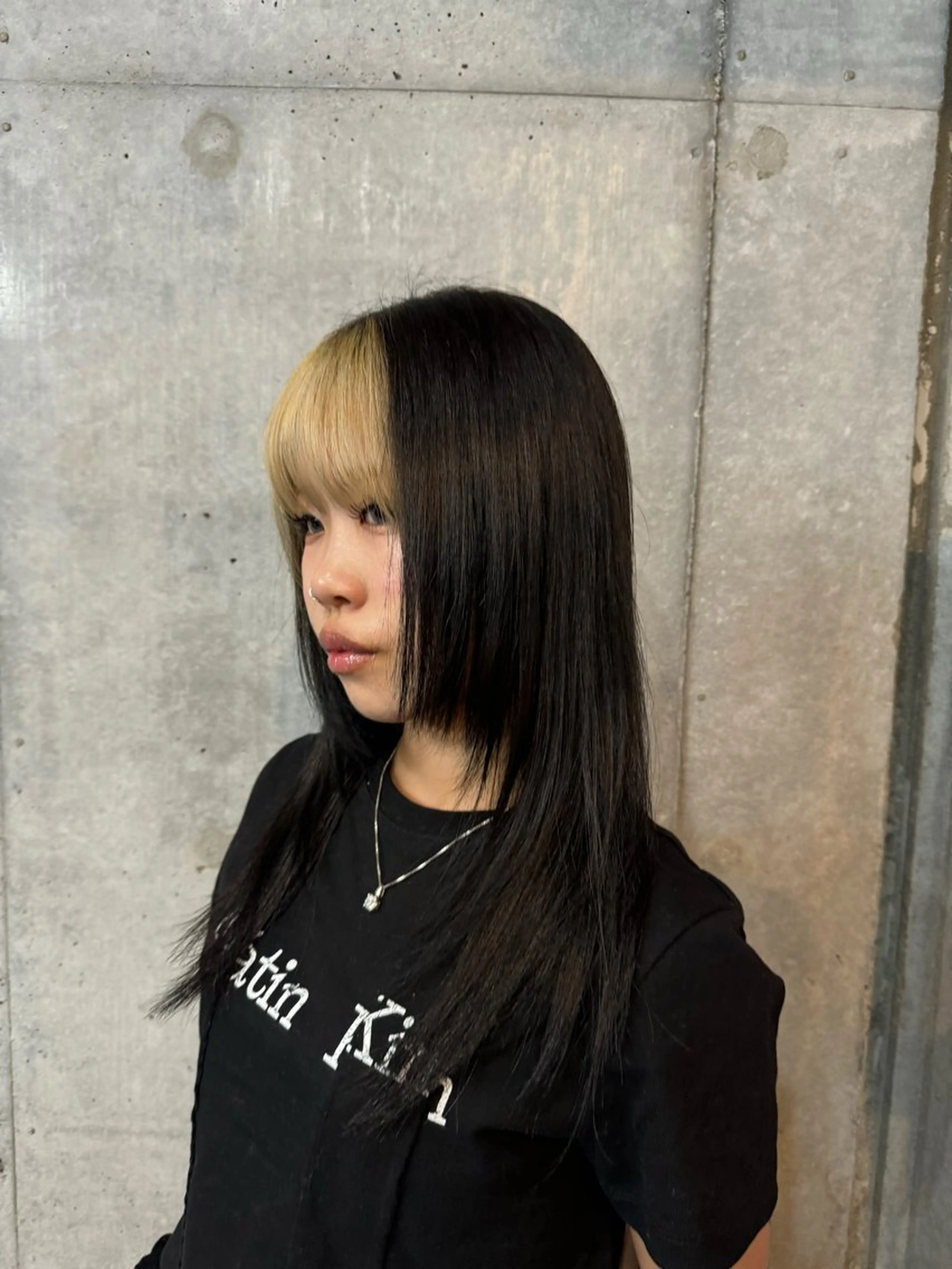 カラー 艶髪/ハイトーン モカのヘアスタイル