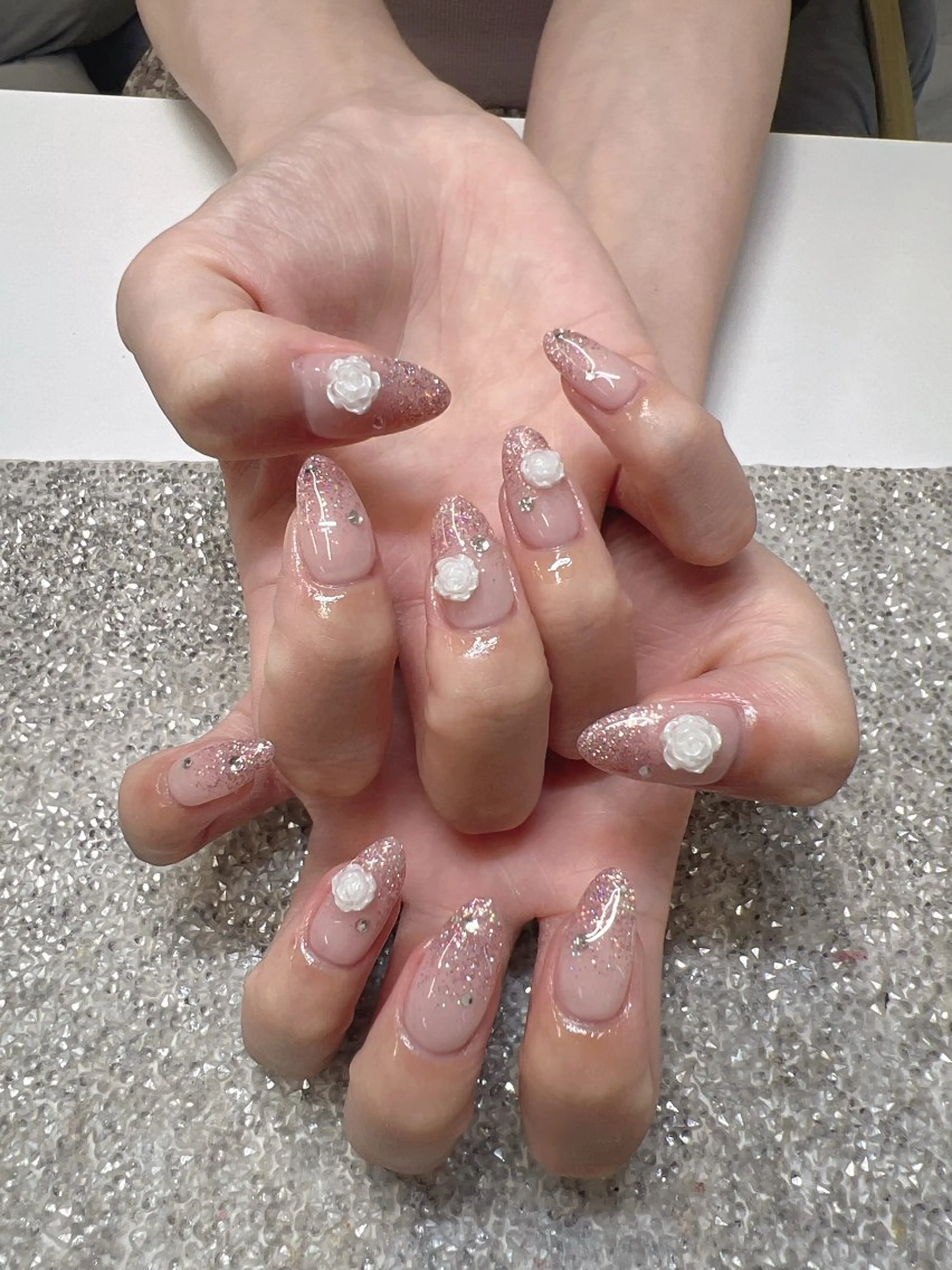 ネイル ガレンドウ 白澤 愛子のネイルデザイン