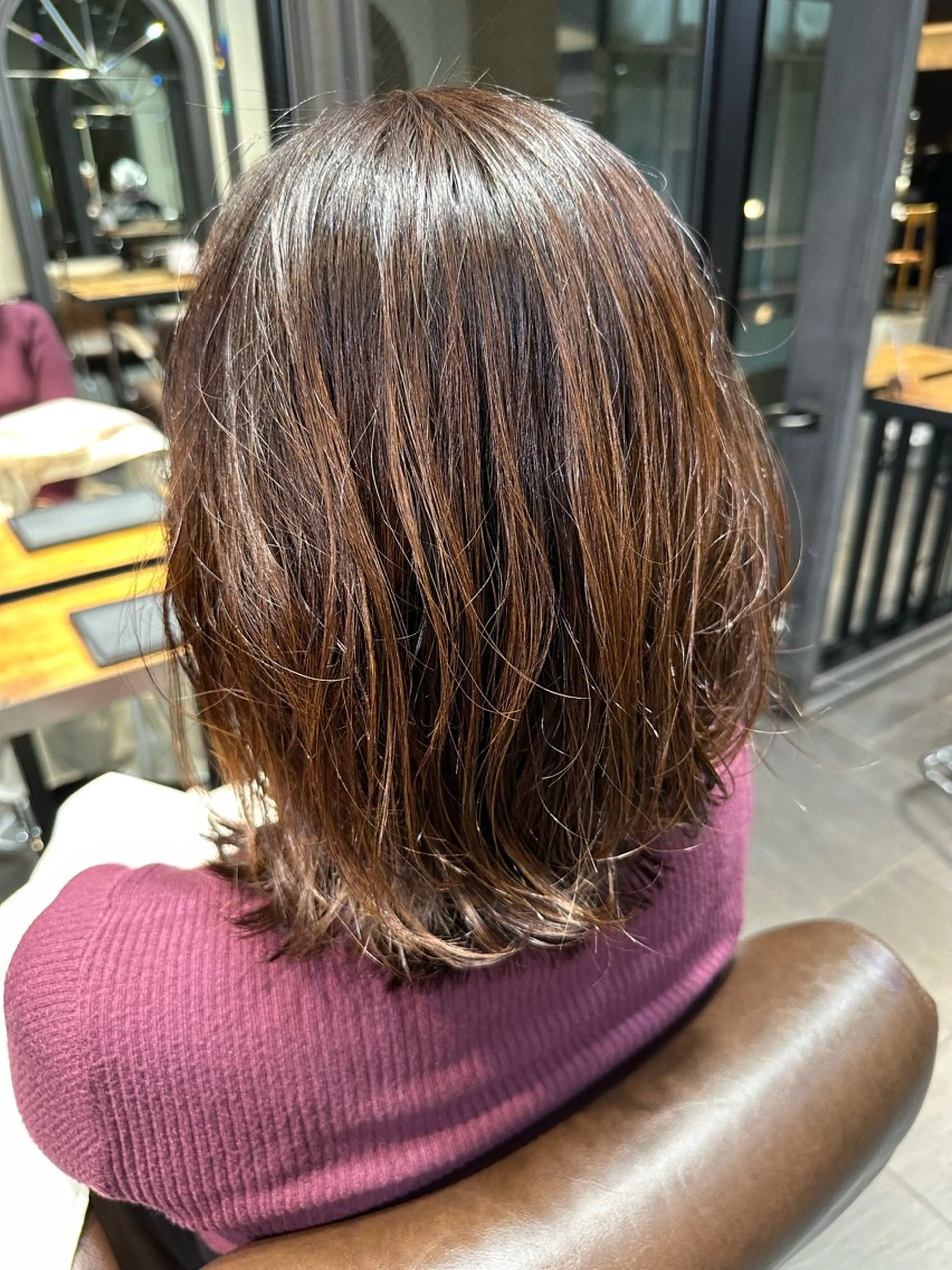 ミディアム カット パーマ 齊藤政太 顔周り カット 透明感カラーのヘアスタイル