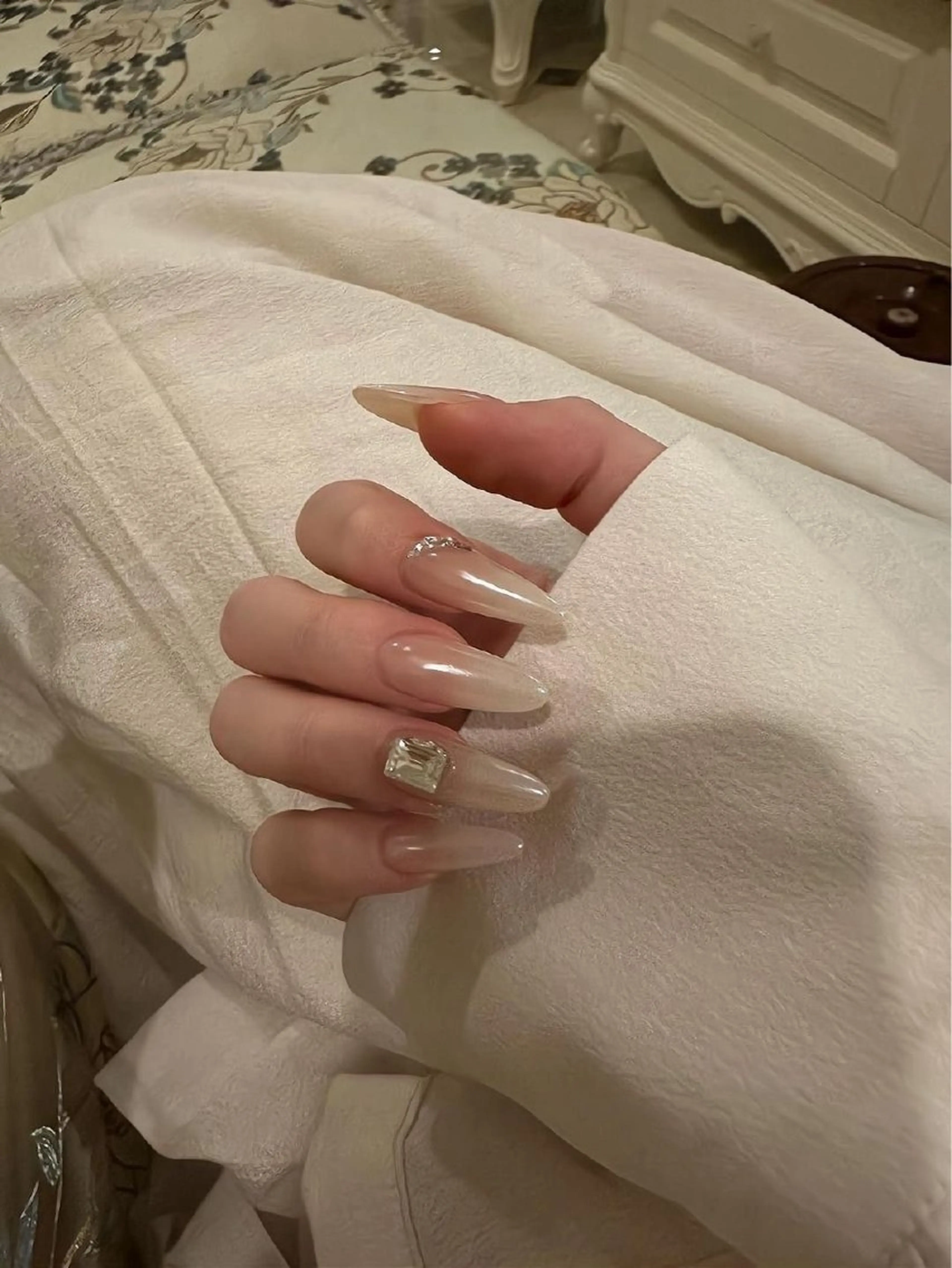 ネイル フレンチネイル キラキラネイル 韓国ネイル シンプルネイル ワンホンネイル ハンドネイル MEI Nailのネイルデザイン