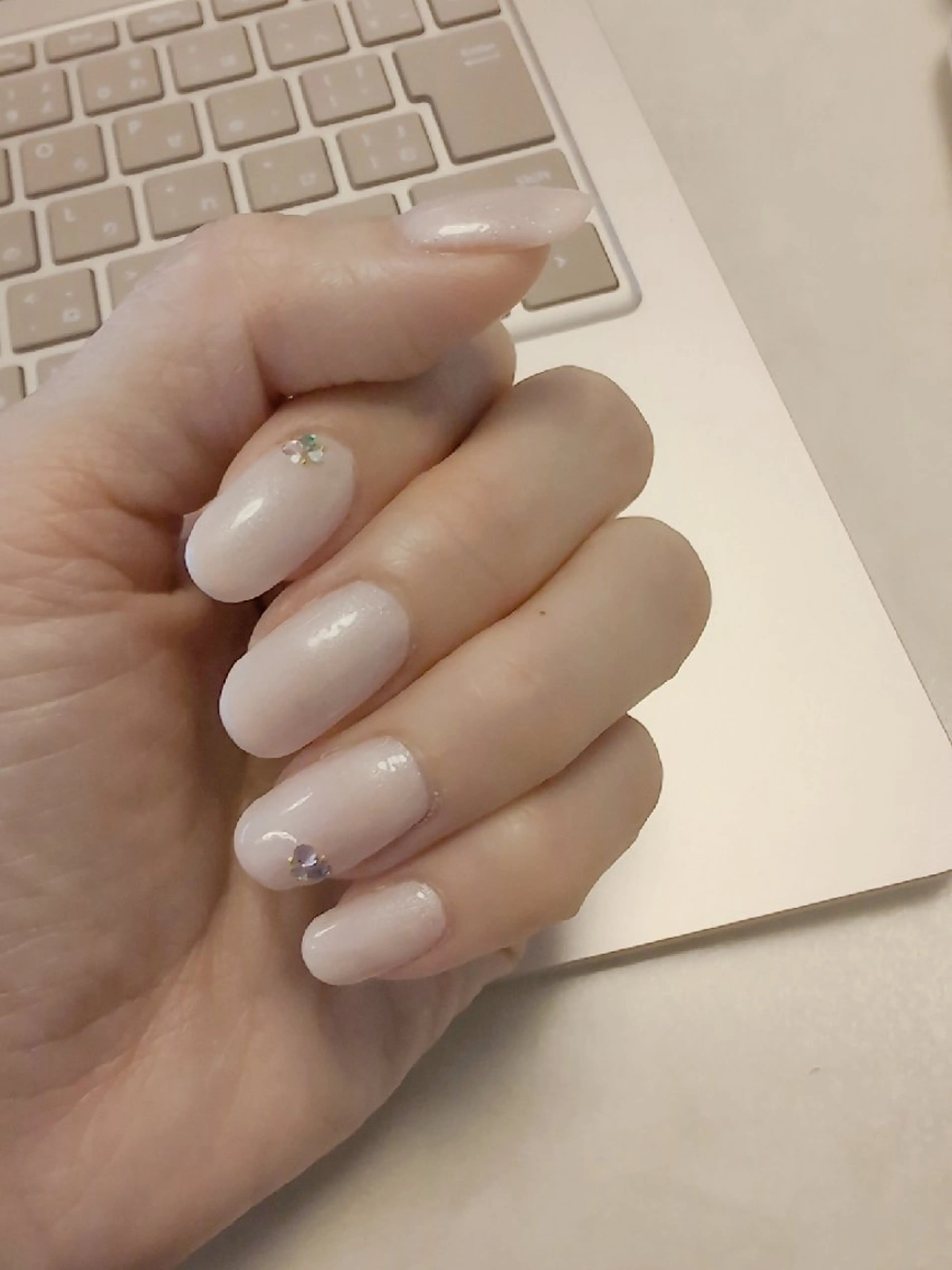 ネイル ヌーディジュエリー ネイルサロンのネイルデザイン