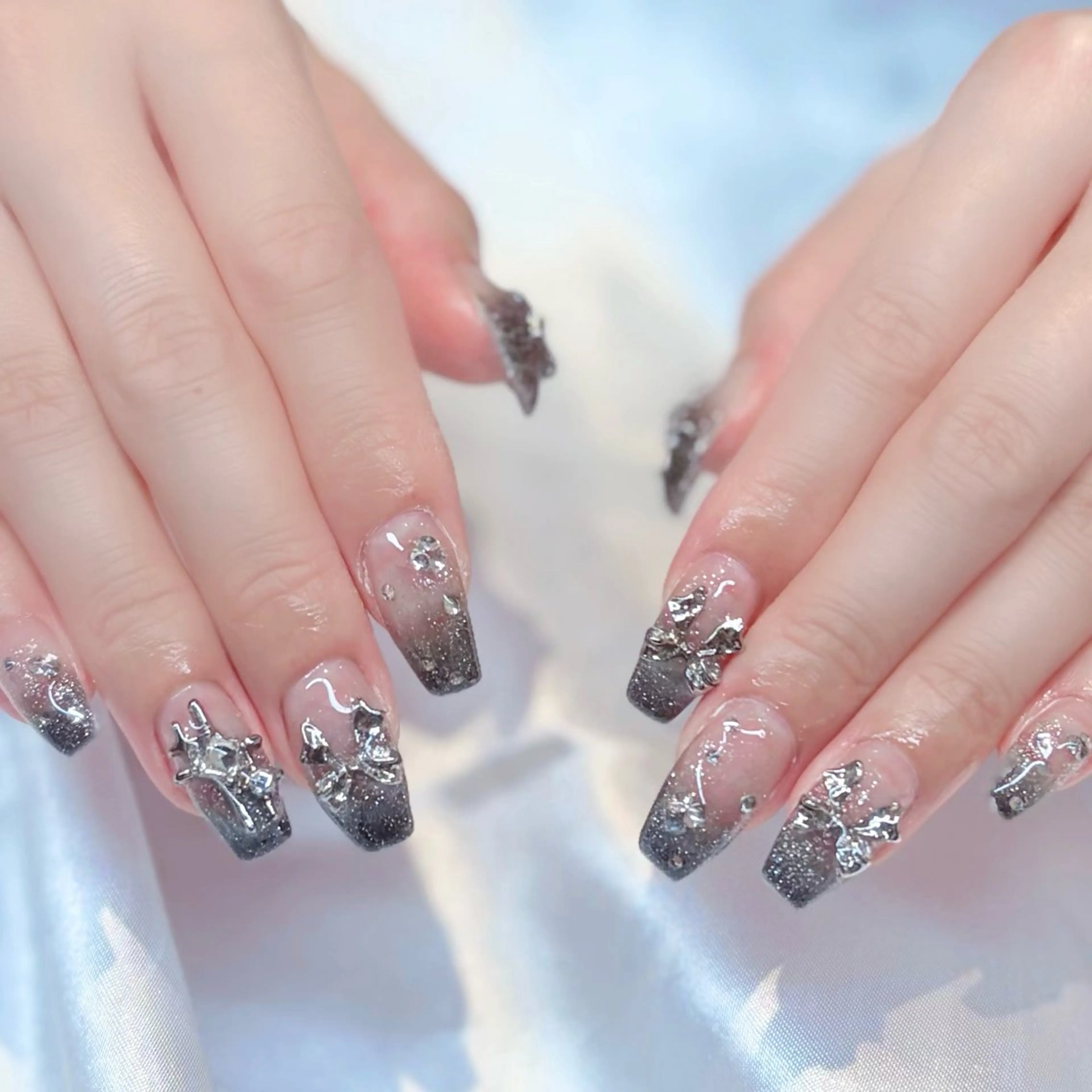 ネイル グラデーション キラキラネイル 韓国ネイル ハンドネイル Keli Nail 難波のネイルデザイン