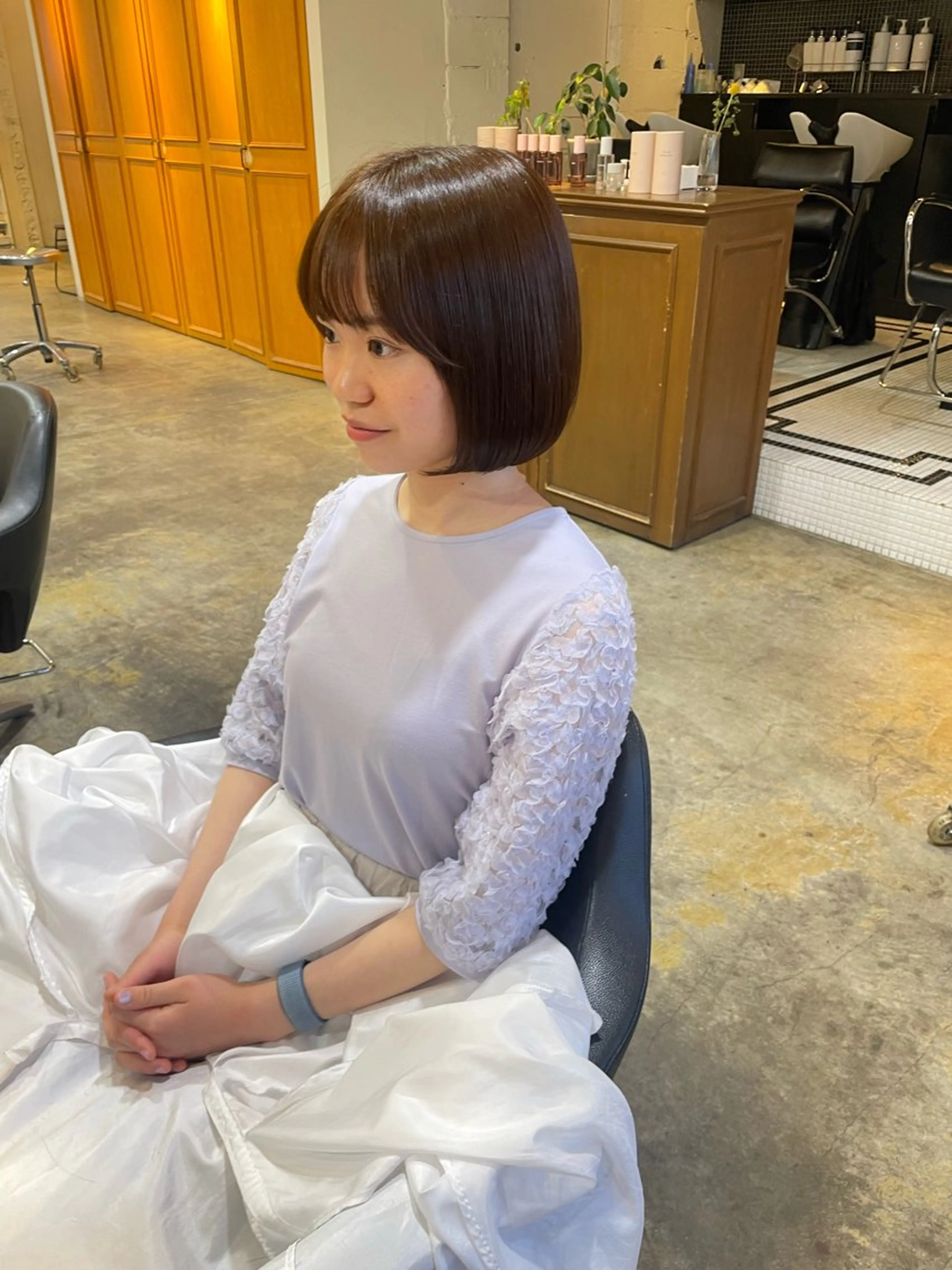 ミディアム カラー ブラウンカラー ミルクティーブラウン カット ヘアカラー トリートメント MIOベージュカラー 柔らかいカラーのヘアスタイル