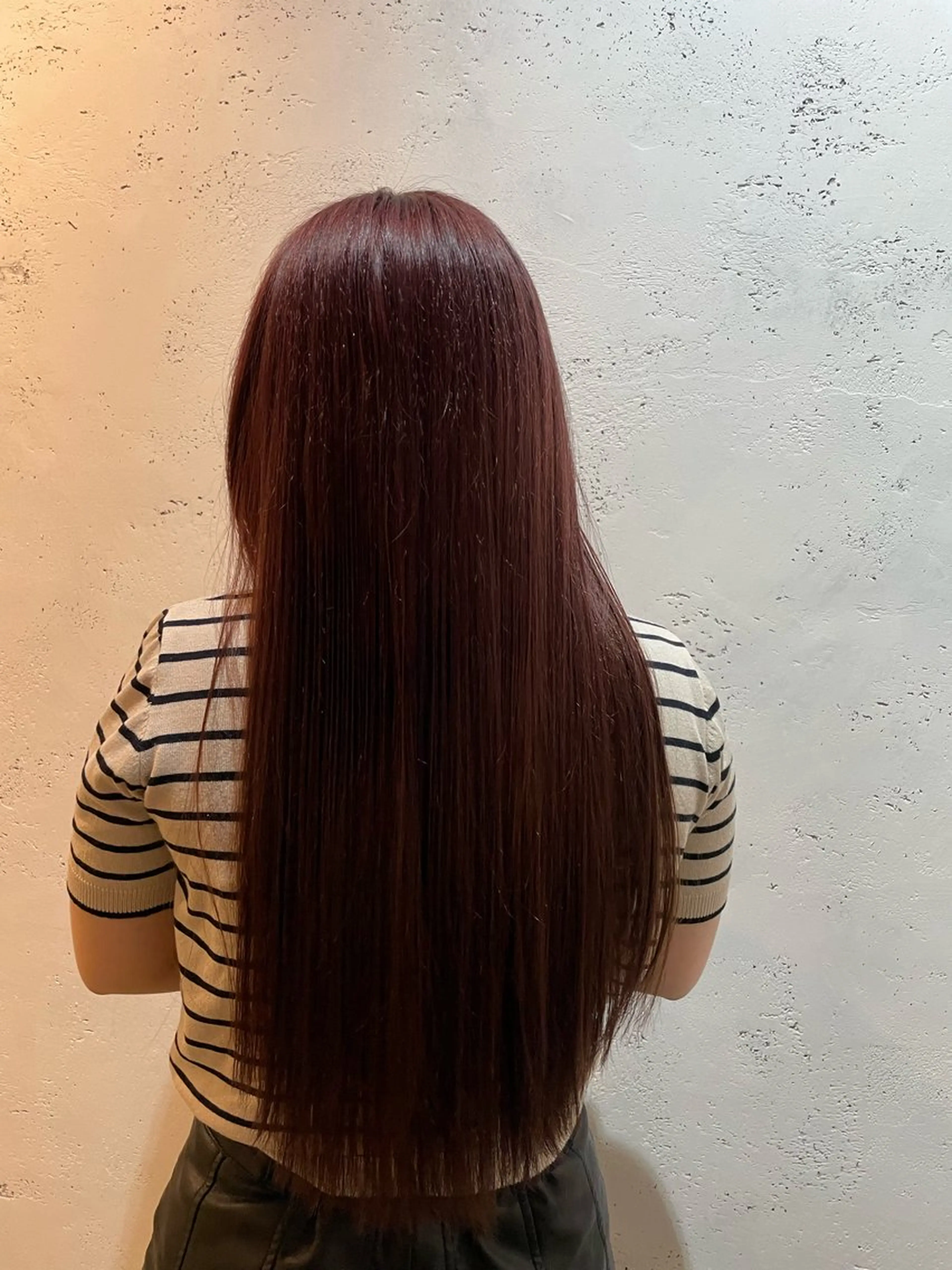 カラー ブリーチ カシス ピンクカラー 宮原 愛果のヘアスタイル