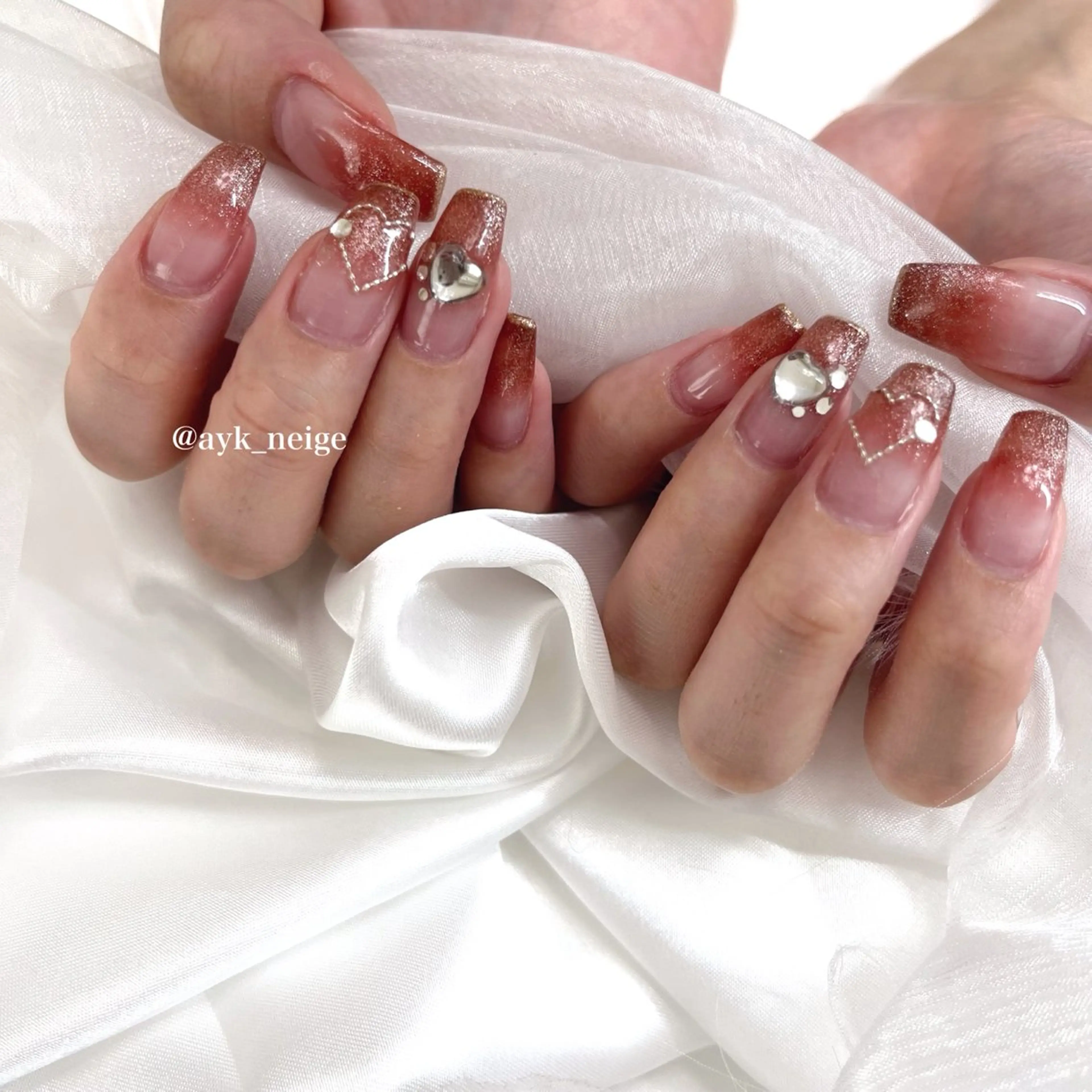 ネイル フットネイル フレンチネイル キラキラネイル 韓国ネイル マグネットネイル n'eige nail所属・大谷 綾香のネイルデザイン