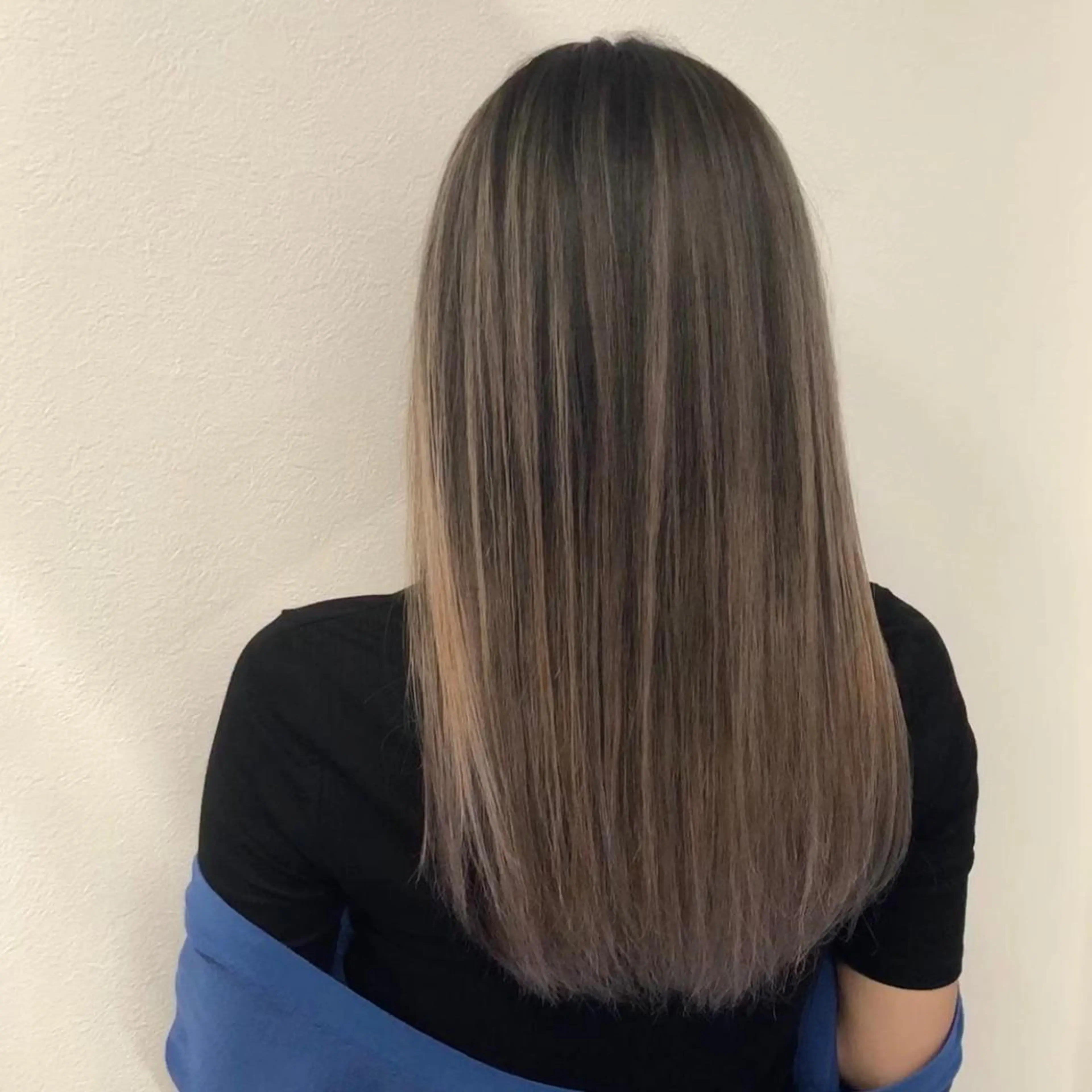 セミロング カラー ヘアアレンジ バレイヤージュ デザインカラー ハイライトカラー 外国人風カラー ハイライト カット ヘアカラー トリートメント アンドウ ユウ/ レイヤーカット/韓国のヘアスタイル