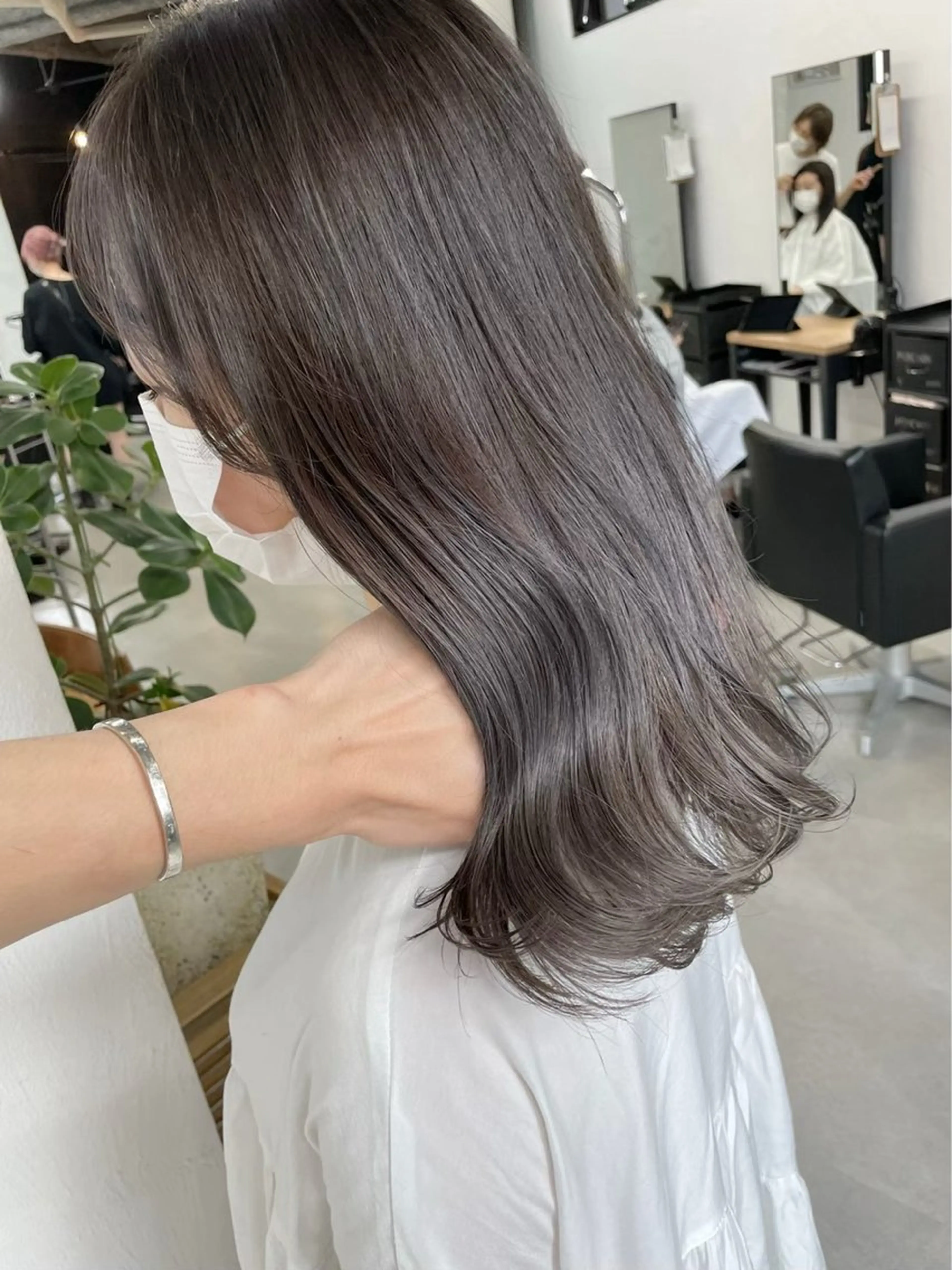 ミディアム カラー ヘアアレンジ ヘアカラー 坂齋大地／レイヤー/ ミルクティーのヘアスタイル