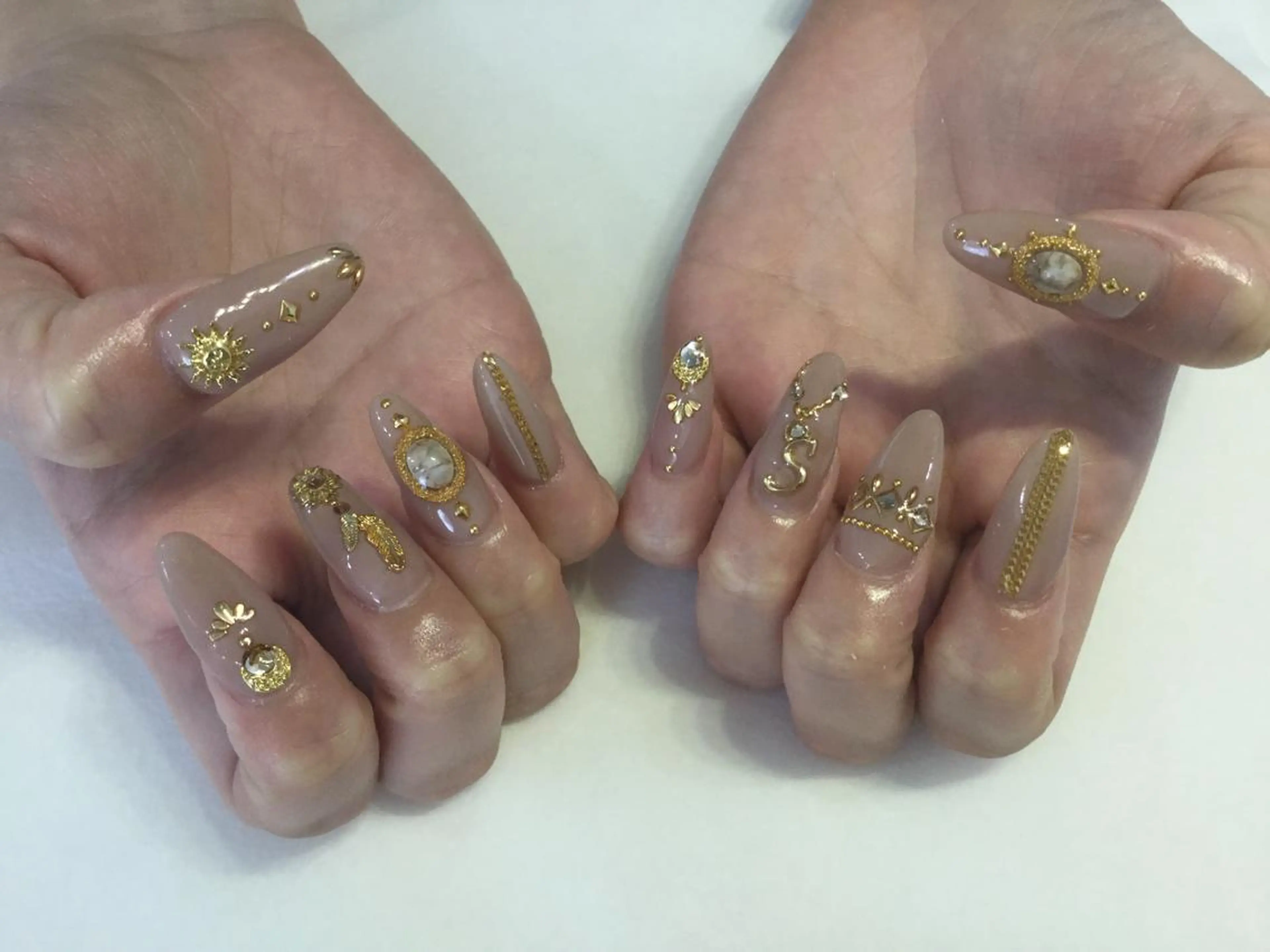 ネイル ハンドネイル 💎🐰 saki. m 🐰💎のネイルデザイン