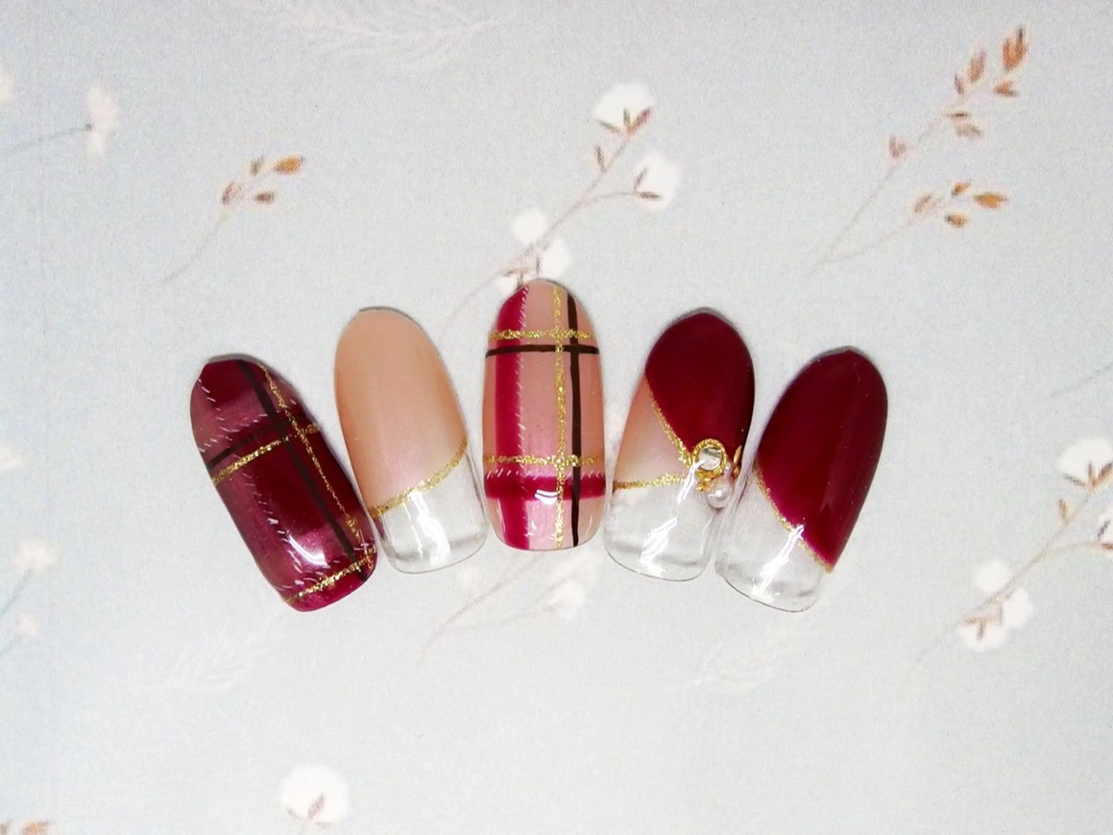 ネイル 持ち込み ハンドネイル ティーエヌ 金山駅東口店のネイルデザイン