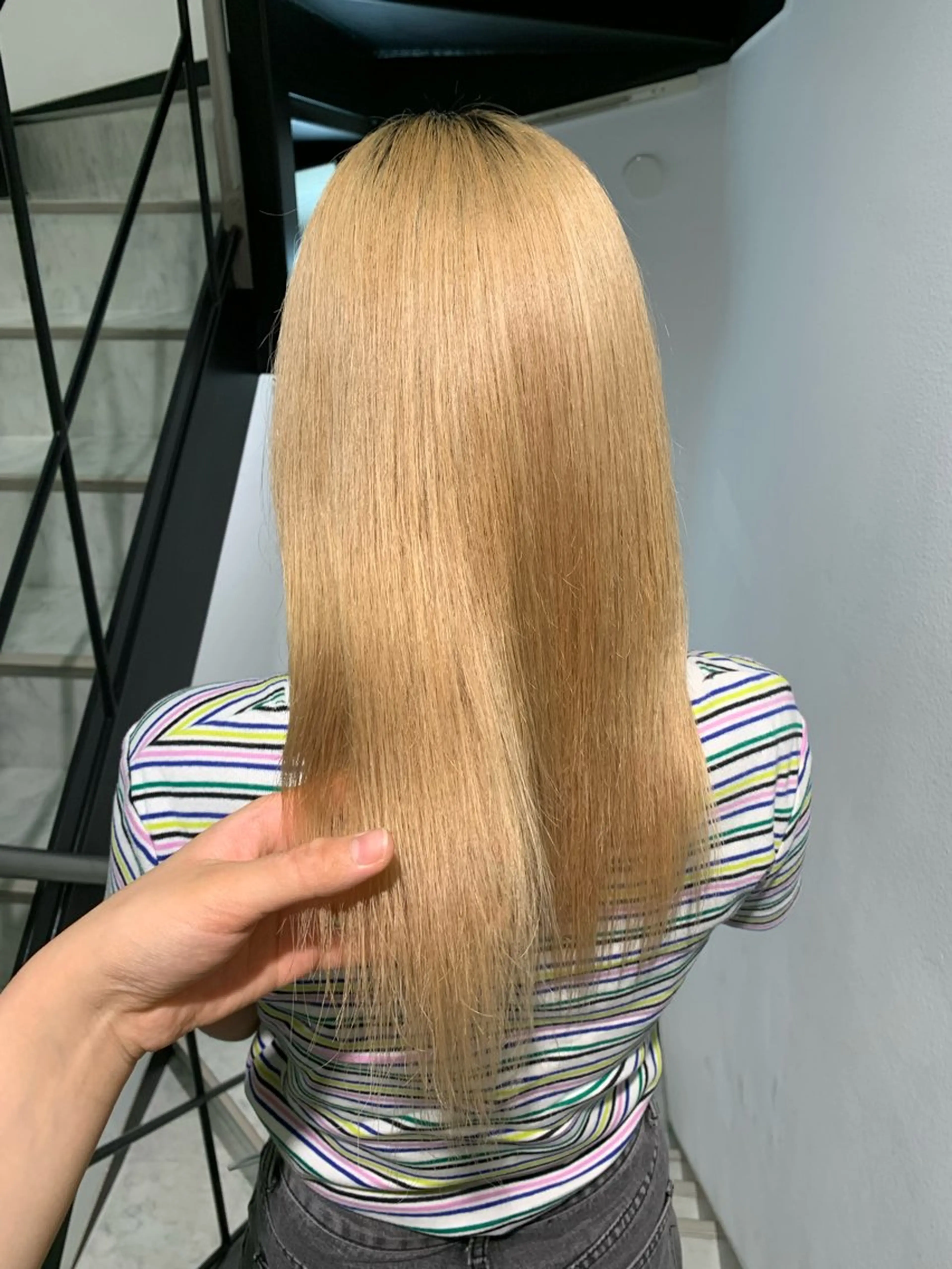 セミロング yiye shioriのヘアスタイル