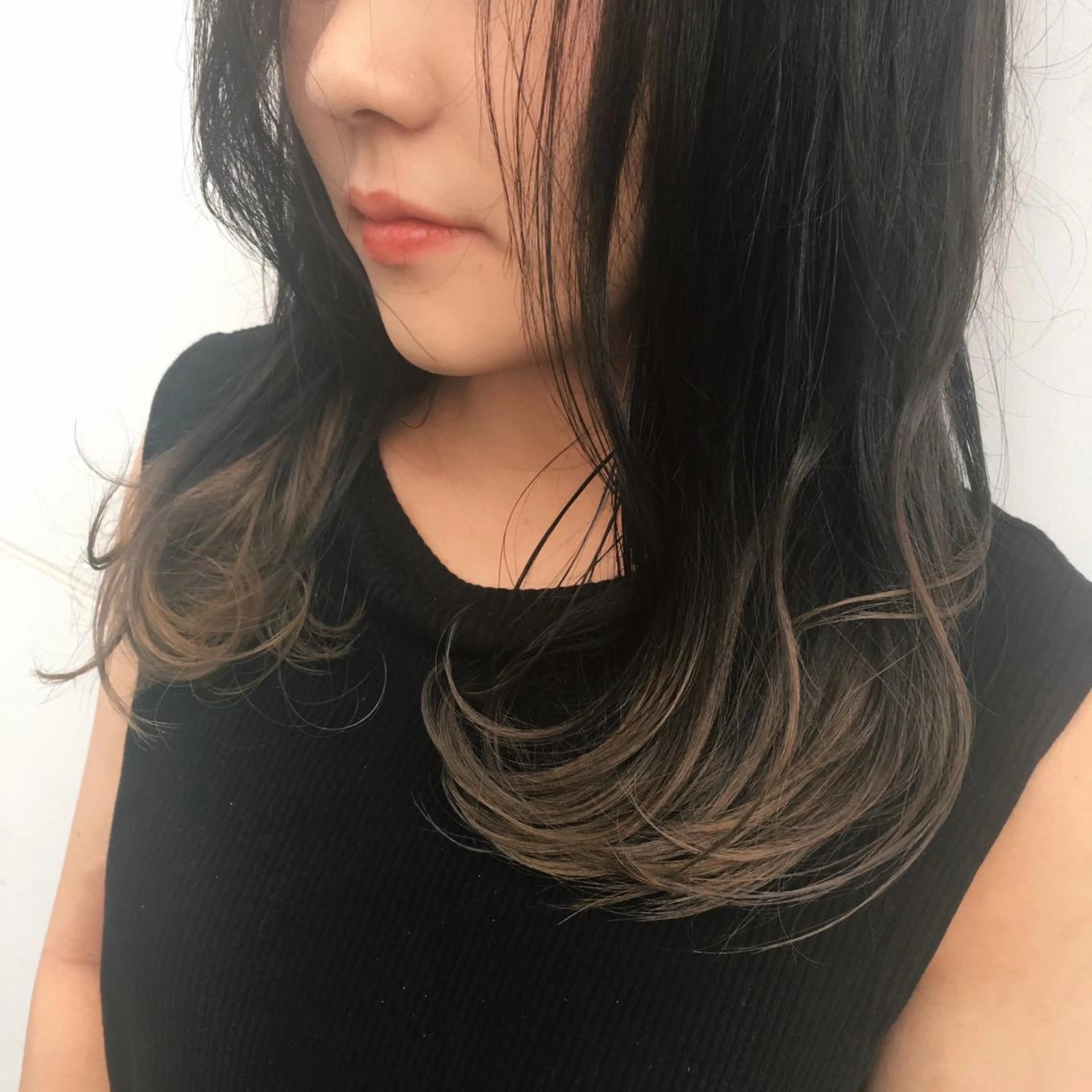 ロング カラー RINA🧤 デザインとボブのヘアスタイル