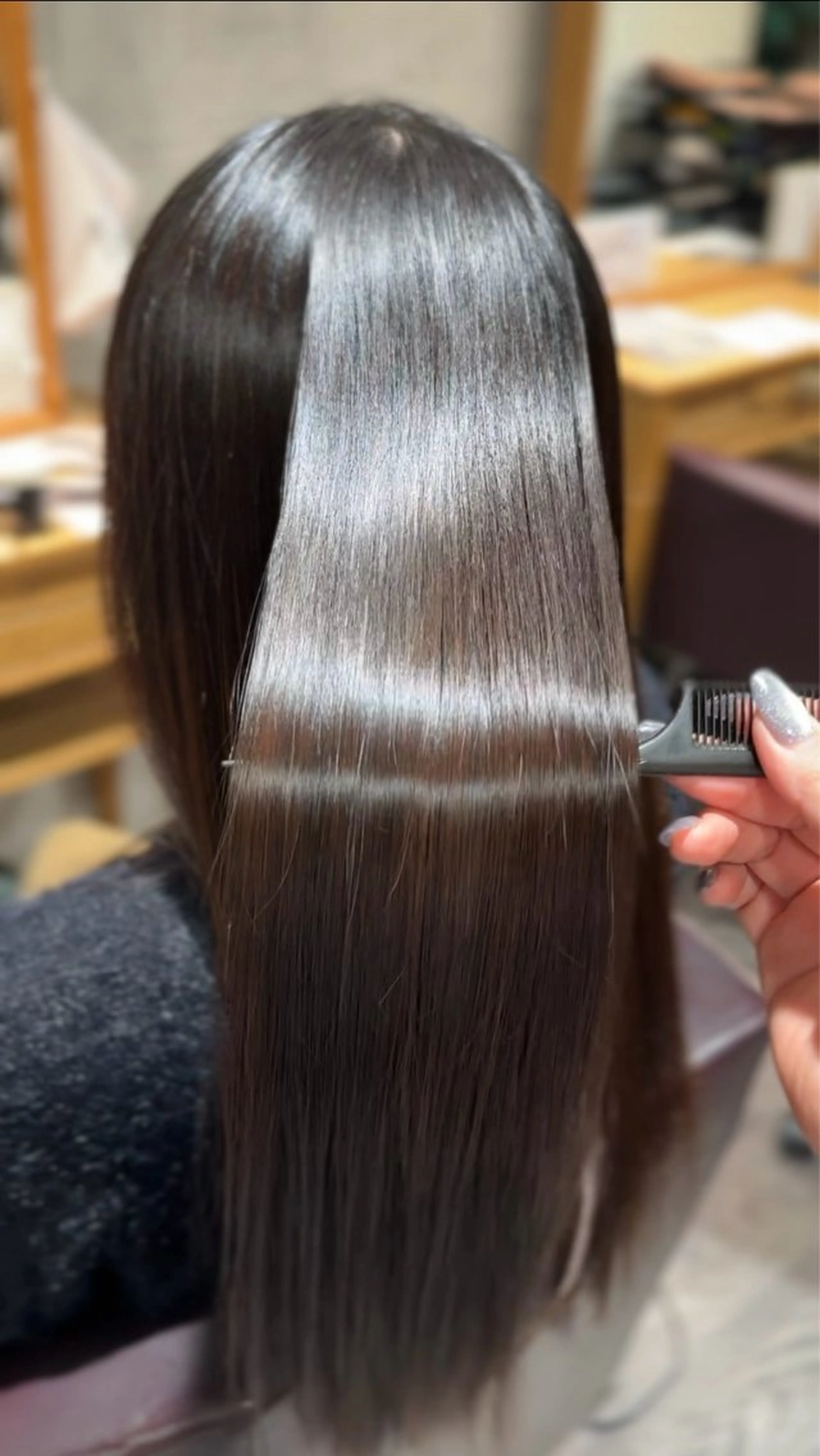 ロング パーマ Afinar 乃空(ノア)のヘアスタイル