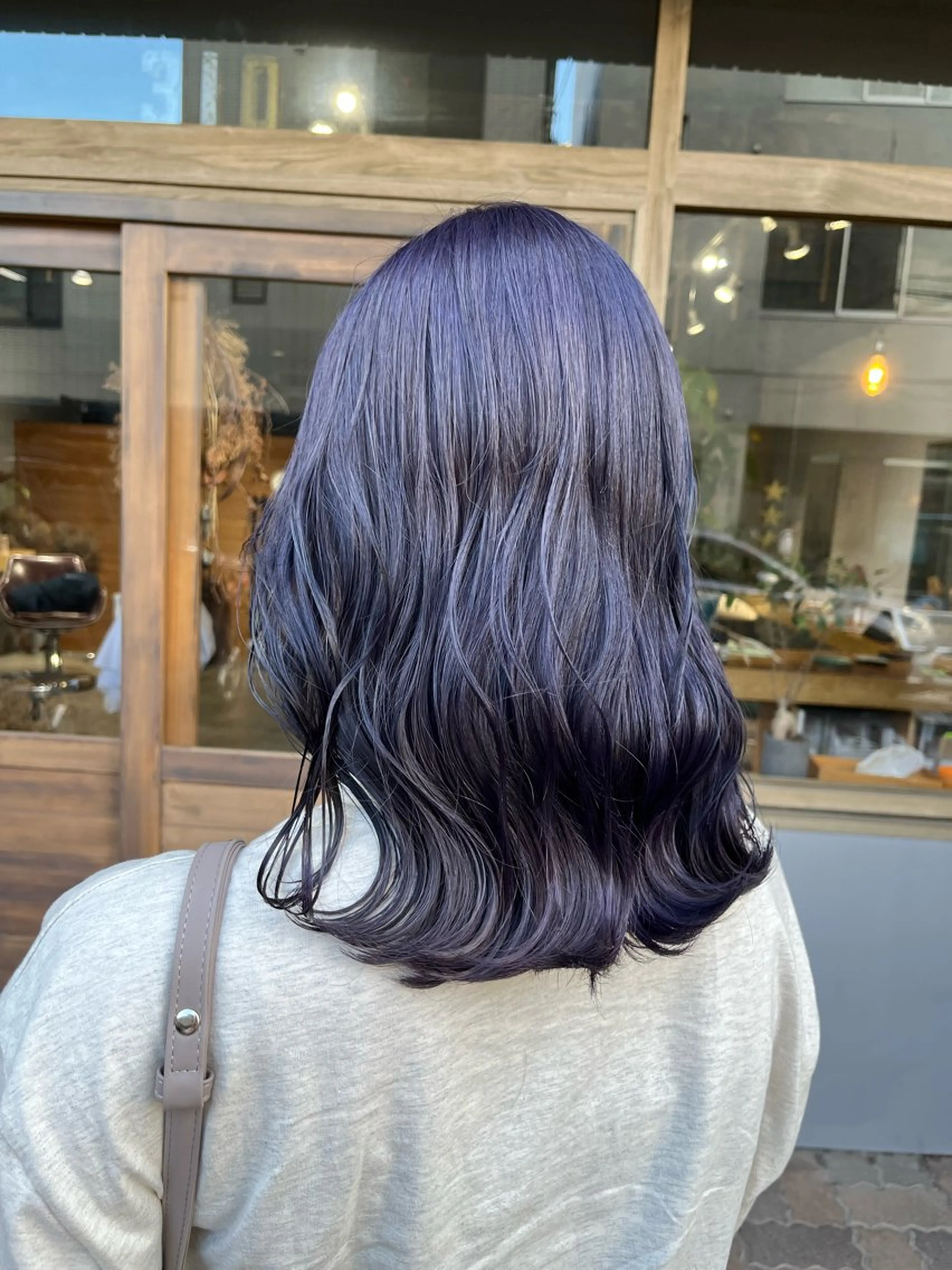 ミディアム カラー ヘアカラー 透明感ハイトーン🦄 キラ🌈のヘアスタイル