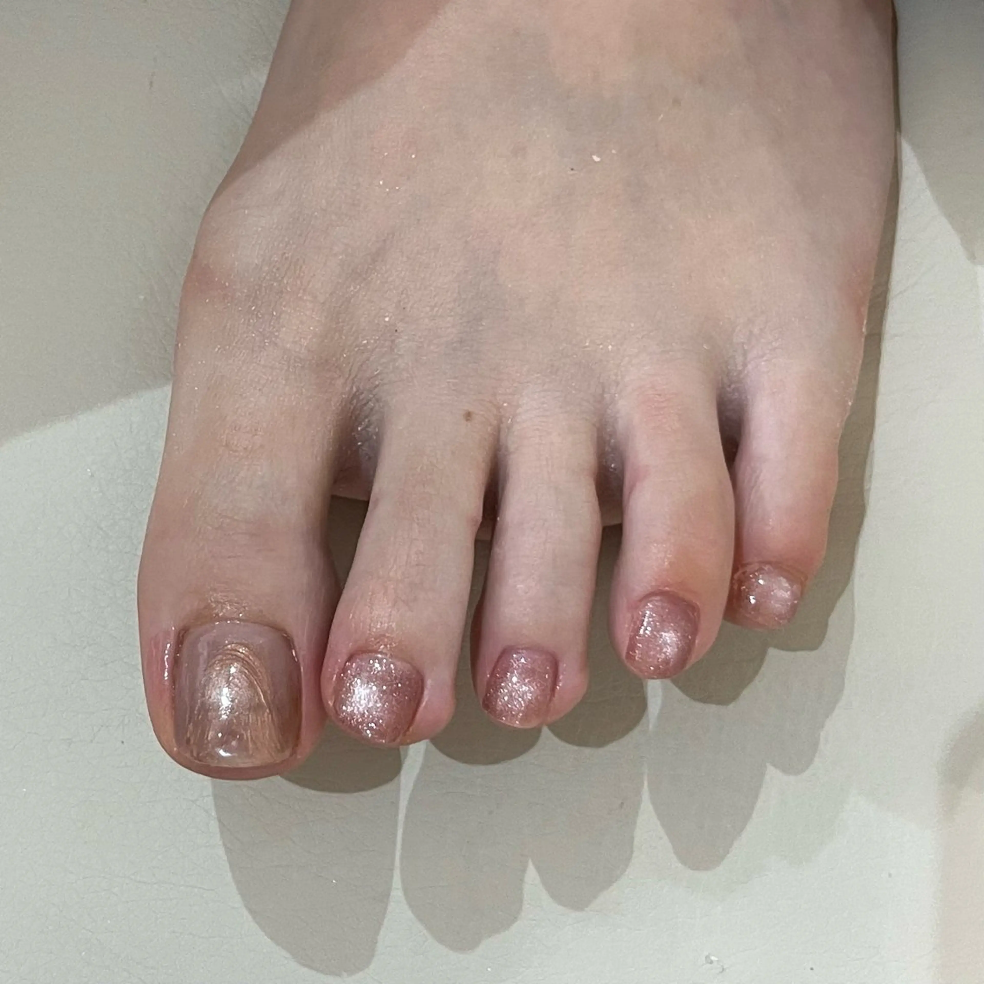 ネイル マグネットネイル ピンク フットネイル kanatsu yorikoのネイルデザイン