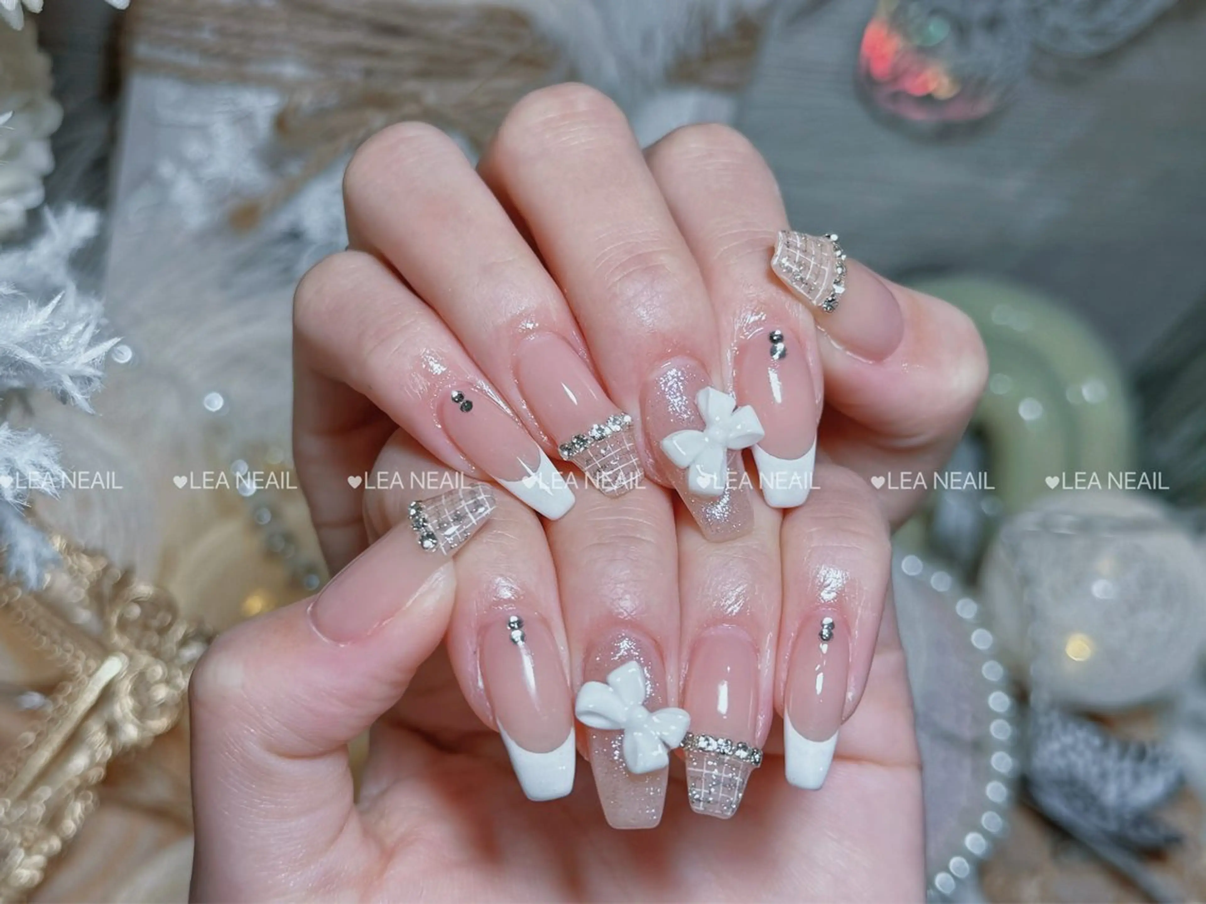 ネイル フラッシュネイル フットネイル フレンチネイル ジェルネイル ガラスフレンチ Luxe Nail Salonのネイルデザイン