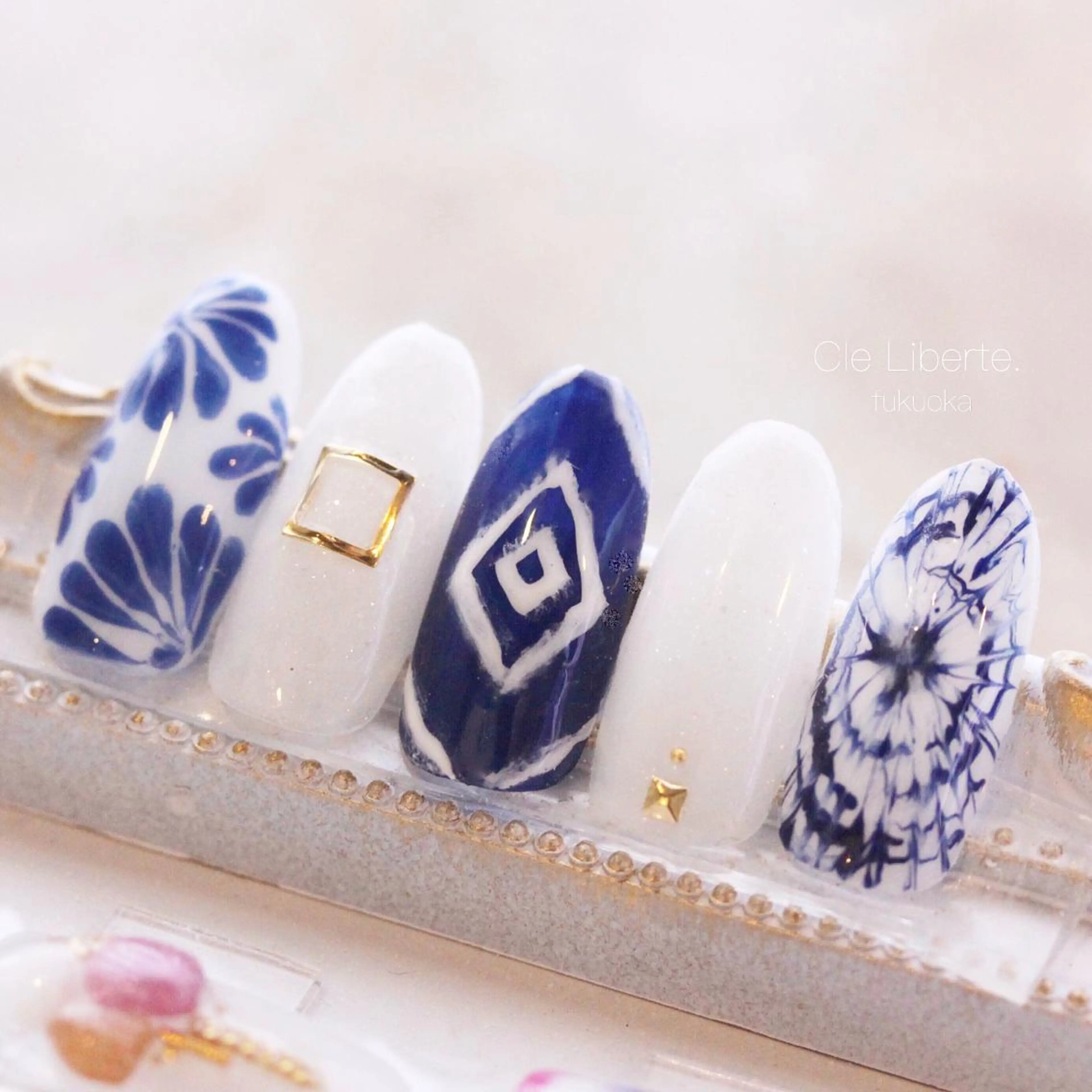 ネイル ネイビー Elio 国泰寺のネイルデザイン