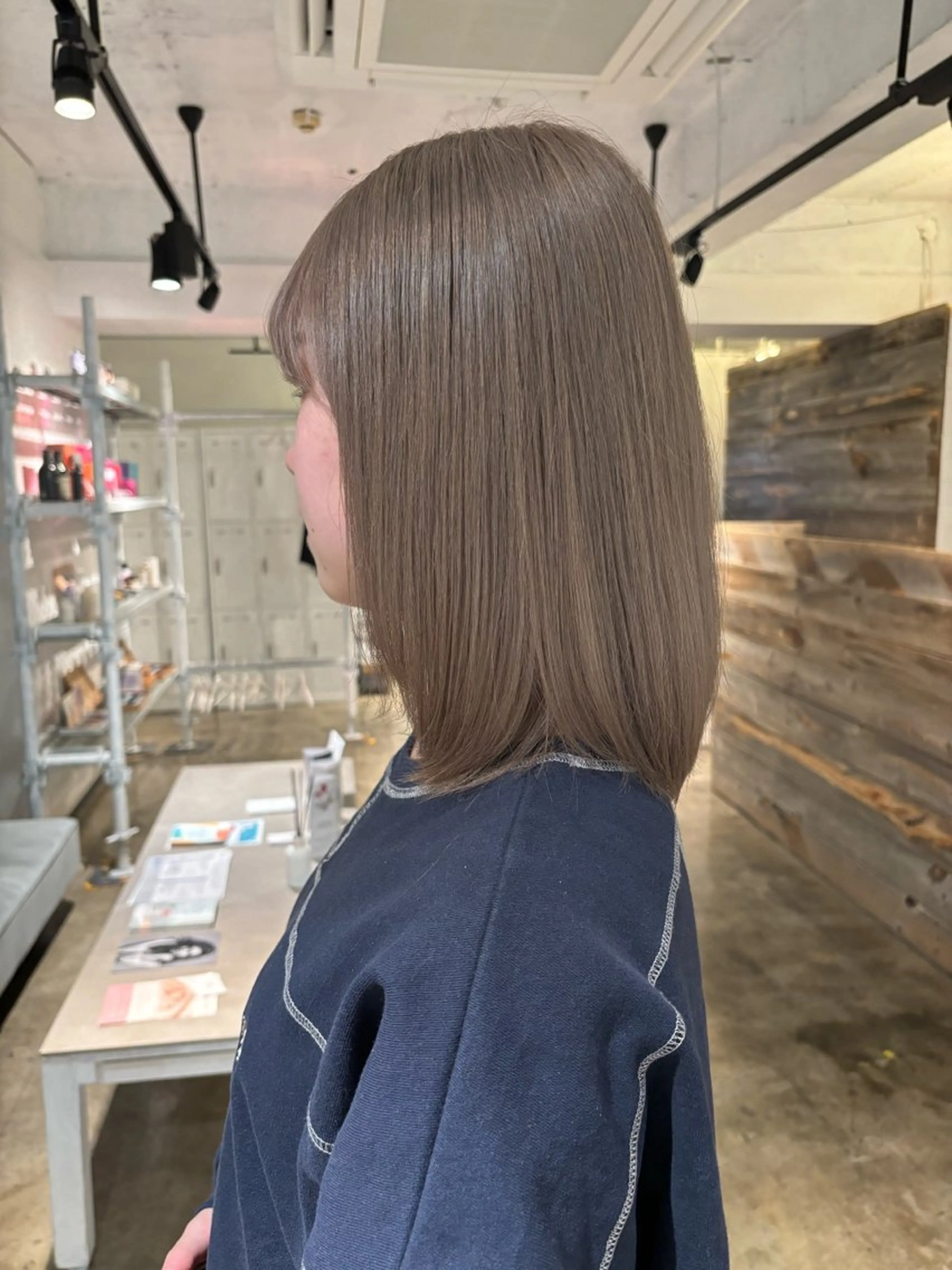 ミディアム カラー ブリーチ グレージュ 暖色カラー🍒 ケアブリーチ/akiのヘアスタイル