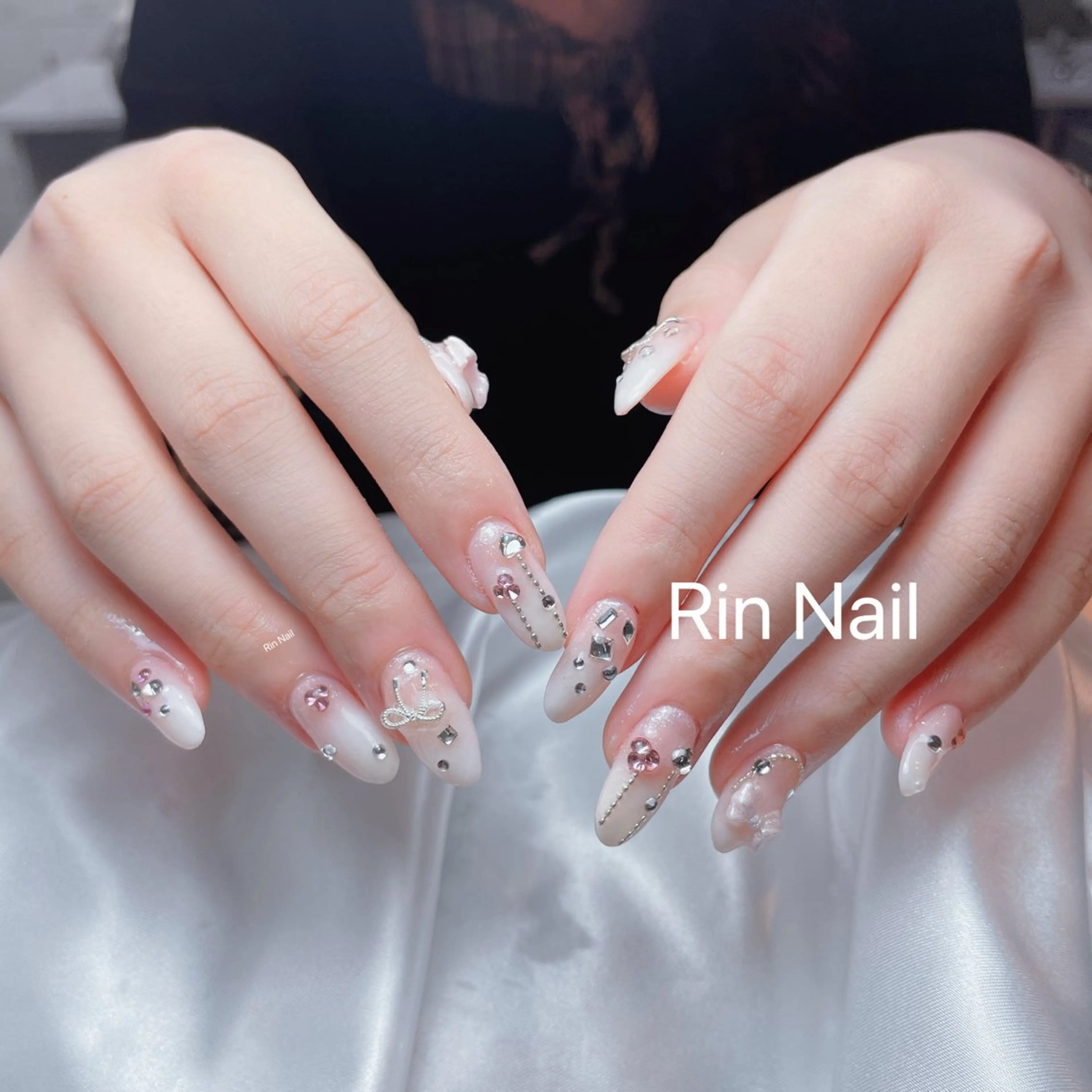 ネイル アートネイル チークネイル ジェルネイル ロングネイル マグネットネイル ハンドネイル Rin Nail 新大久保店のネイルデザイン