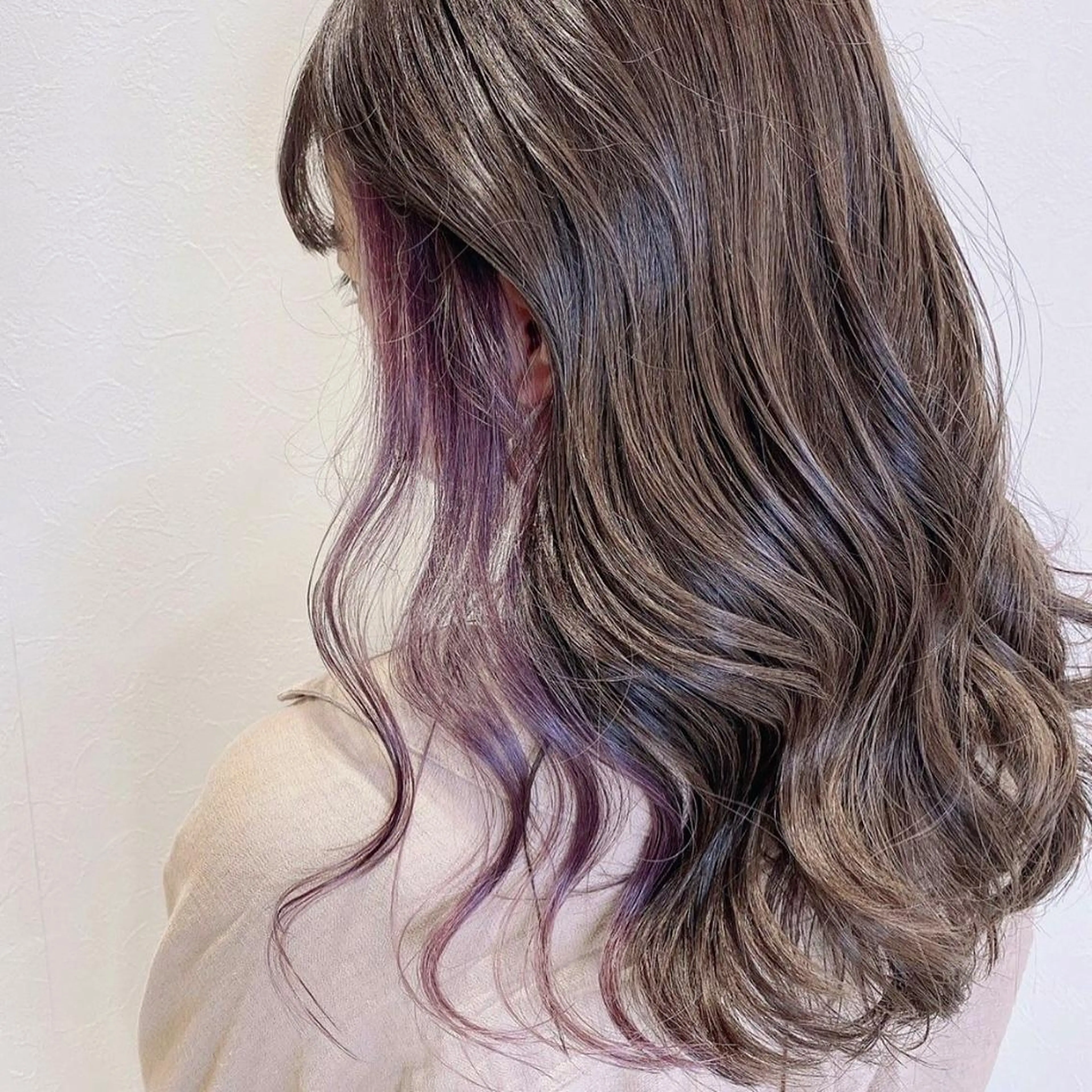 ロング カラー インナーカラー パープルカラー 🍑はらだ なつき🍑のヘアスタイル