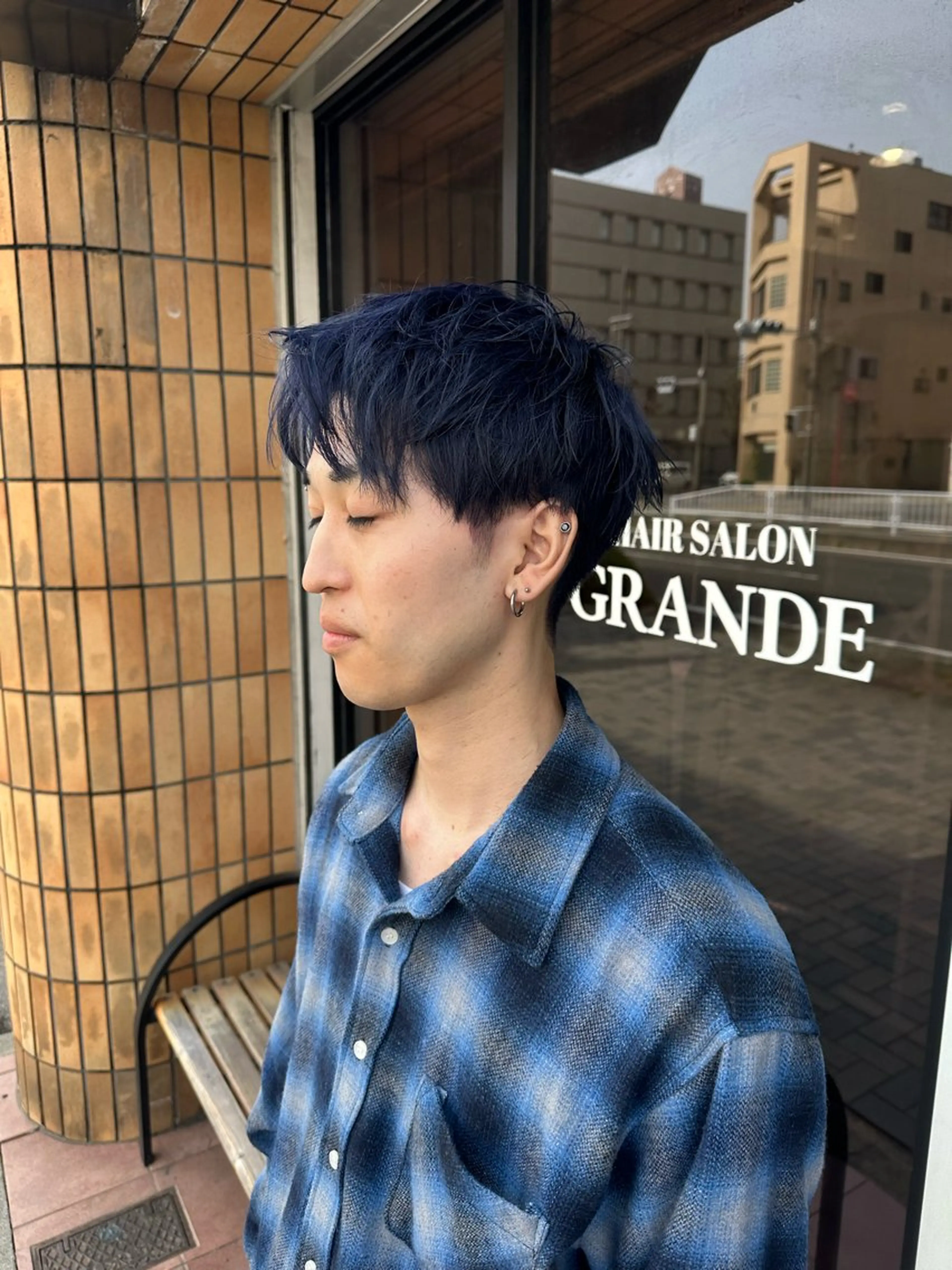 カラー メンズ メンズブリーチ ブリーチ ブルーカラー ネイビーカラー カット ヘアカラー ハヤシカズキ/カラー ✂/メンズパーマのヘアスタイル