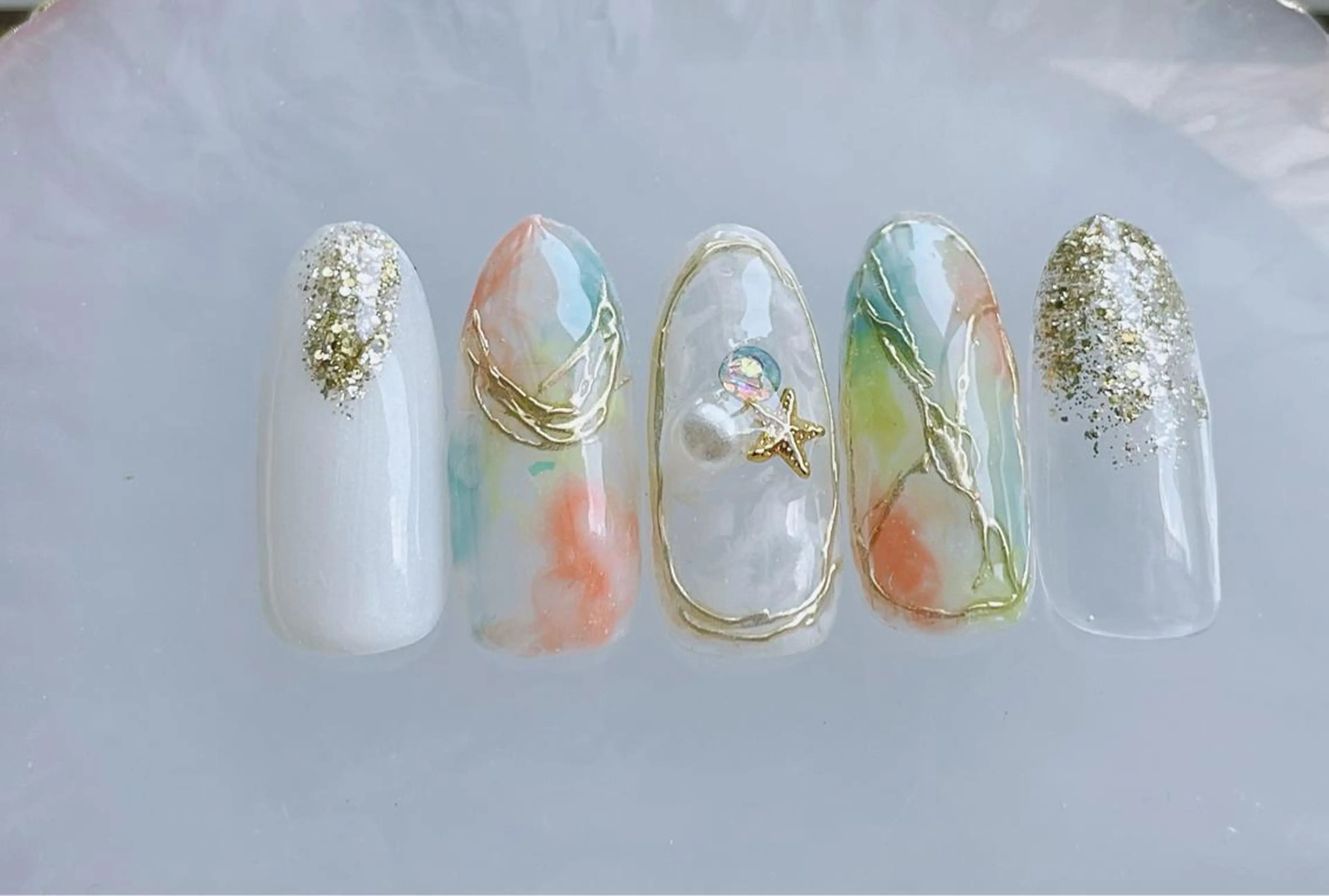 ネイル ジェルネイル キラキラネイル ミラーネイル ニュアンスネイル パラジェル ハンドネイル Satomi  のネイルデザイン