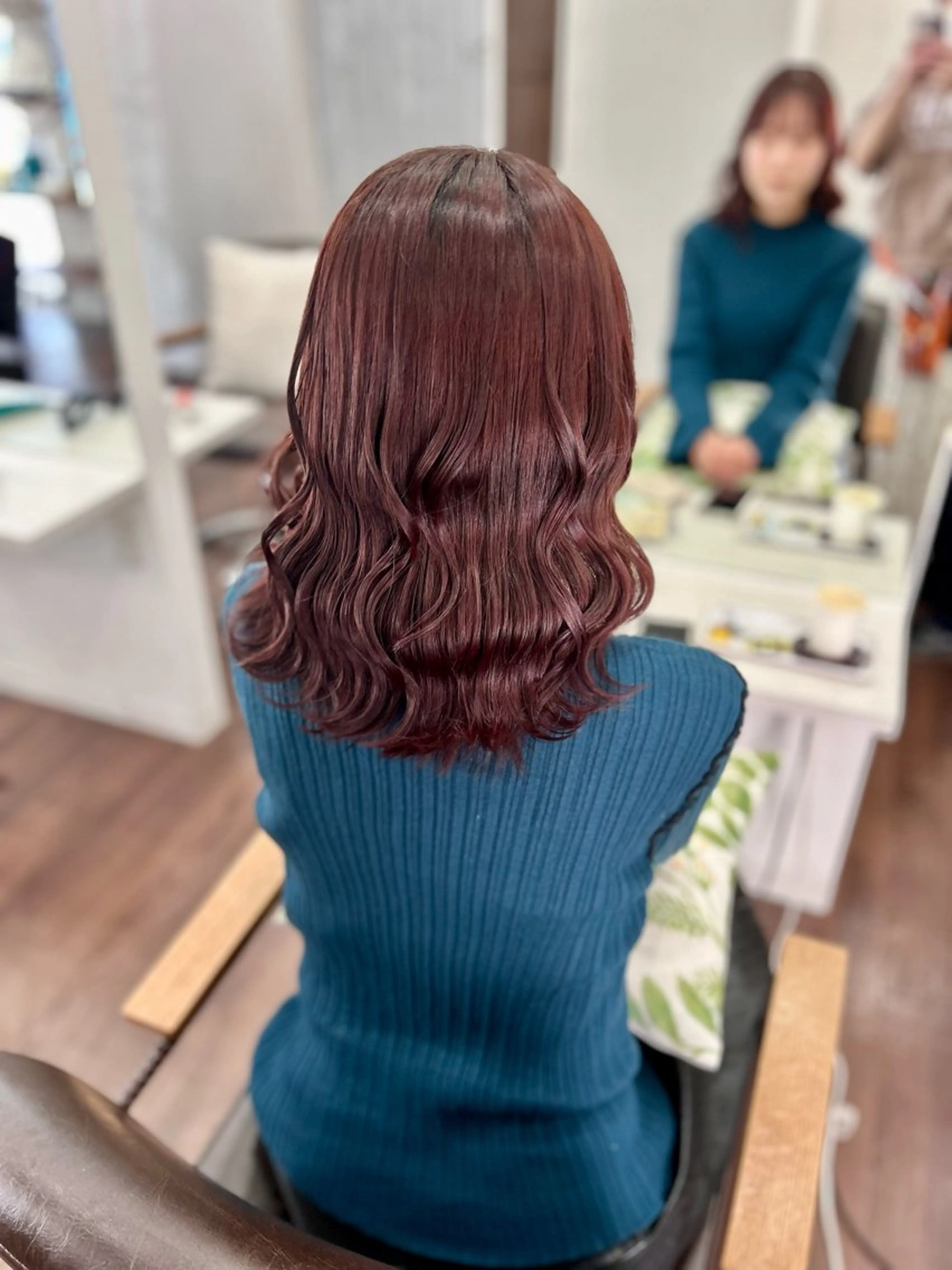 ロング カラー ヘアアレンジ 🤍 minaのヘアスタイル