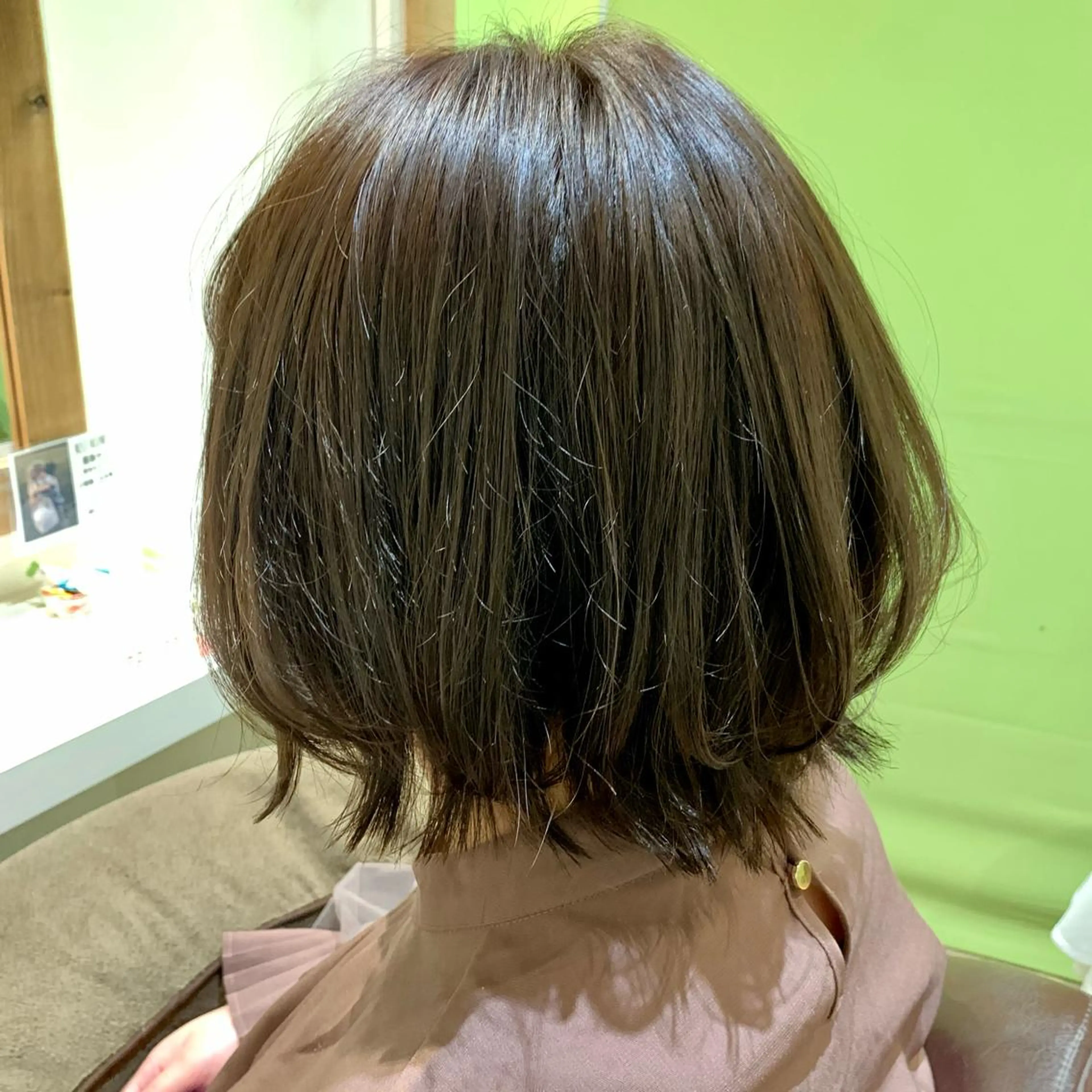 ショート カラー ヘアアレンジ ショートボブ ボブ ショートヘア 外ハネヘア ヘアカラー ショート×カラー 🦊堀米早紀【荻窪】のマツエク・マツパデザイン