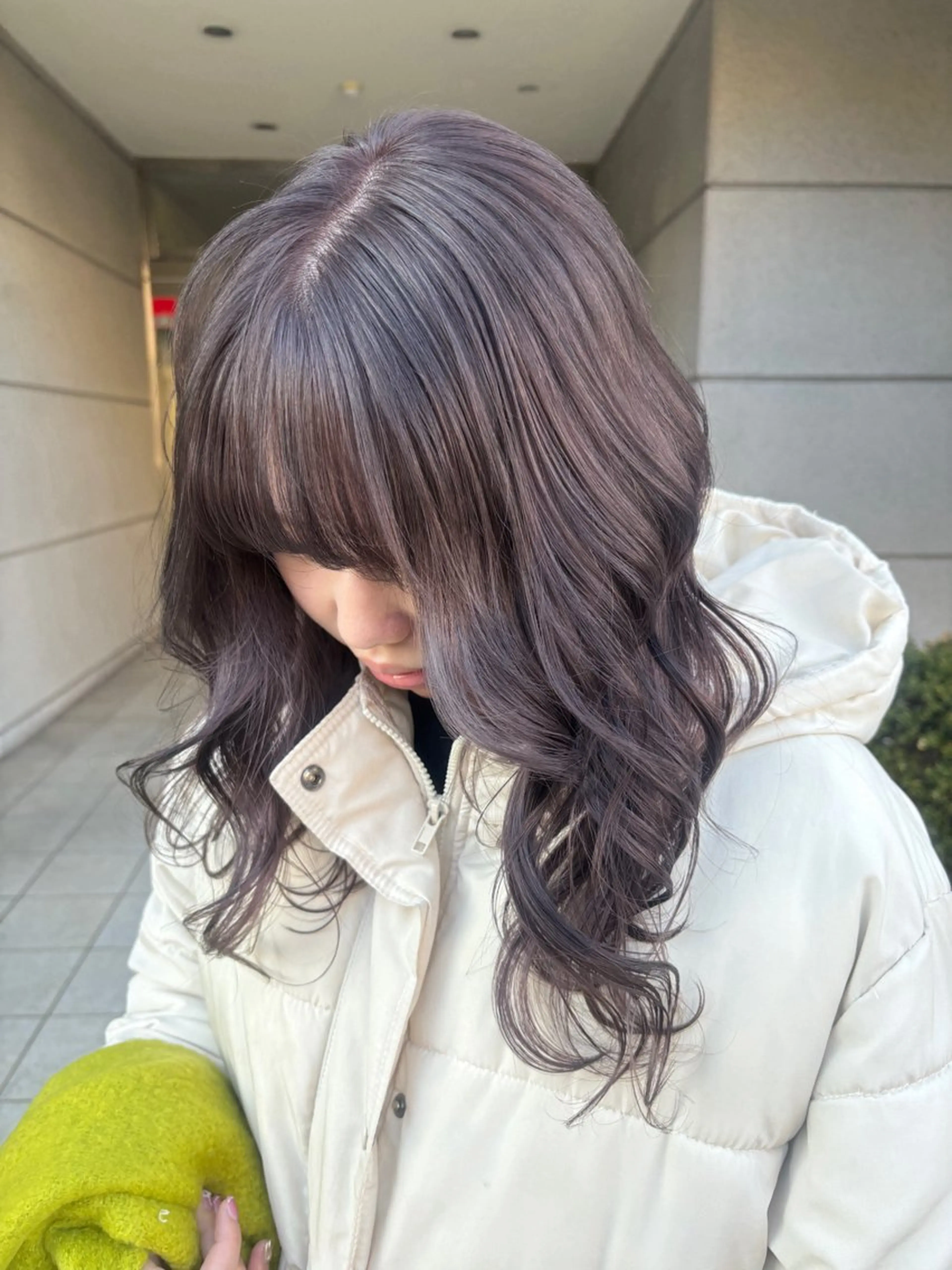 セミロング ヘアカラー ミルクティー/ SACHIKAのヘアスタイル