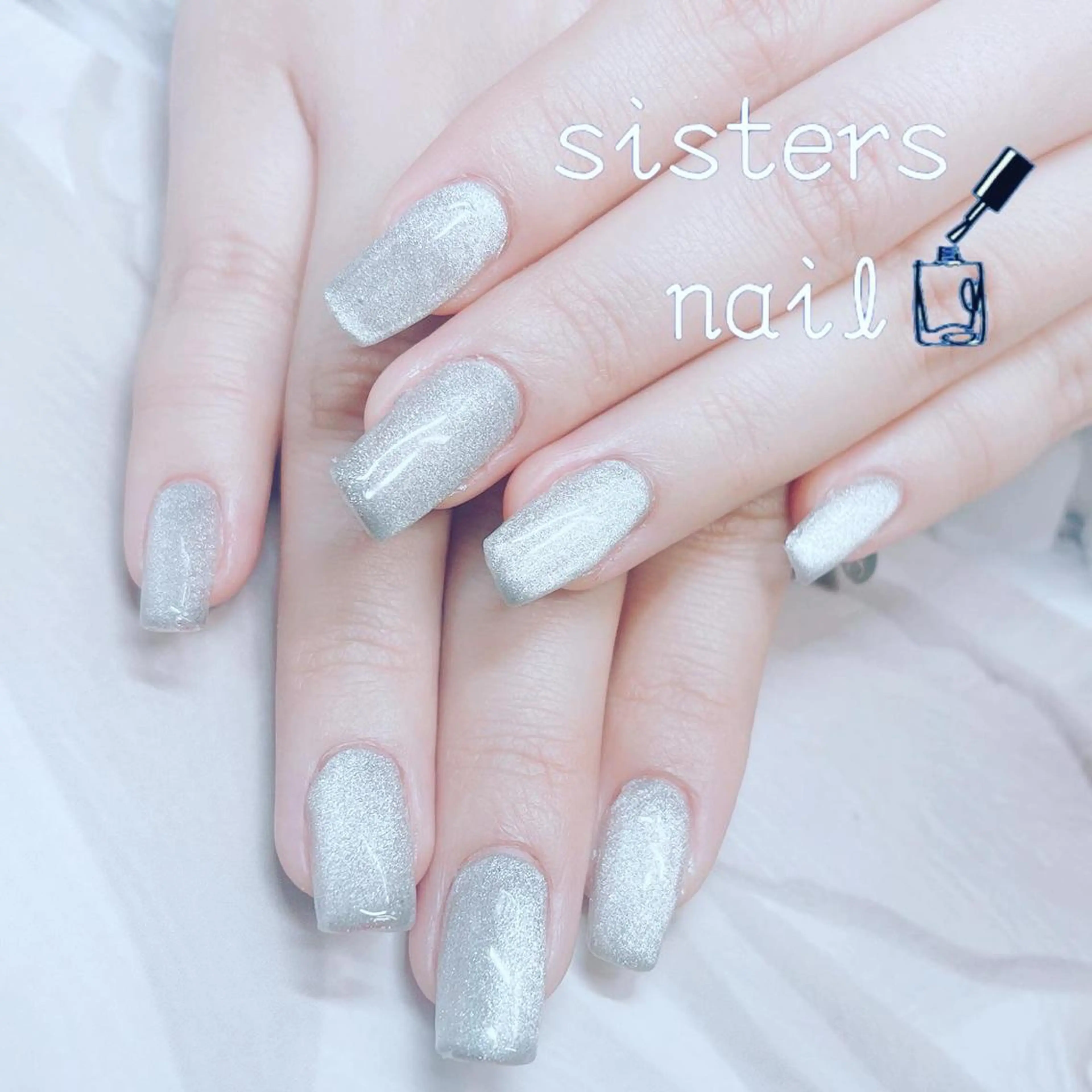 ネイル アートネイル キラキラネイル マグネットネイル シルバー シンプルネイル ハンドネイル ハンドケア sisters nail.fのネイルデザイン