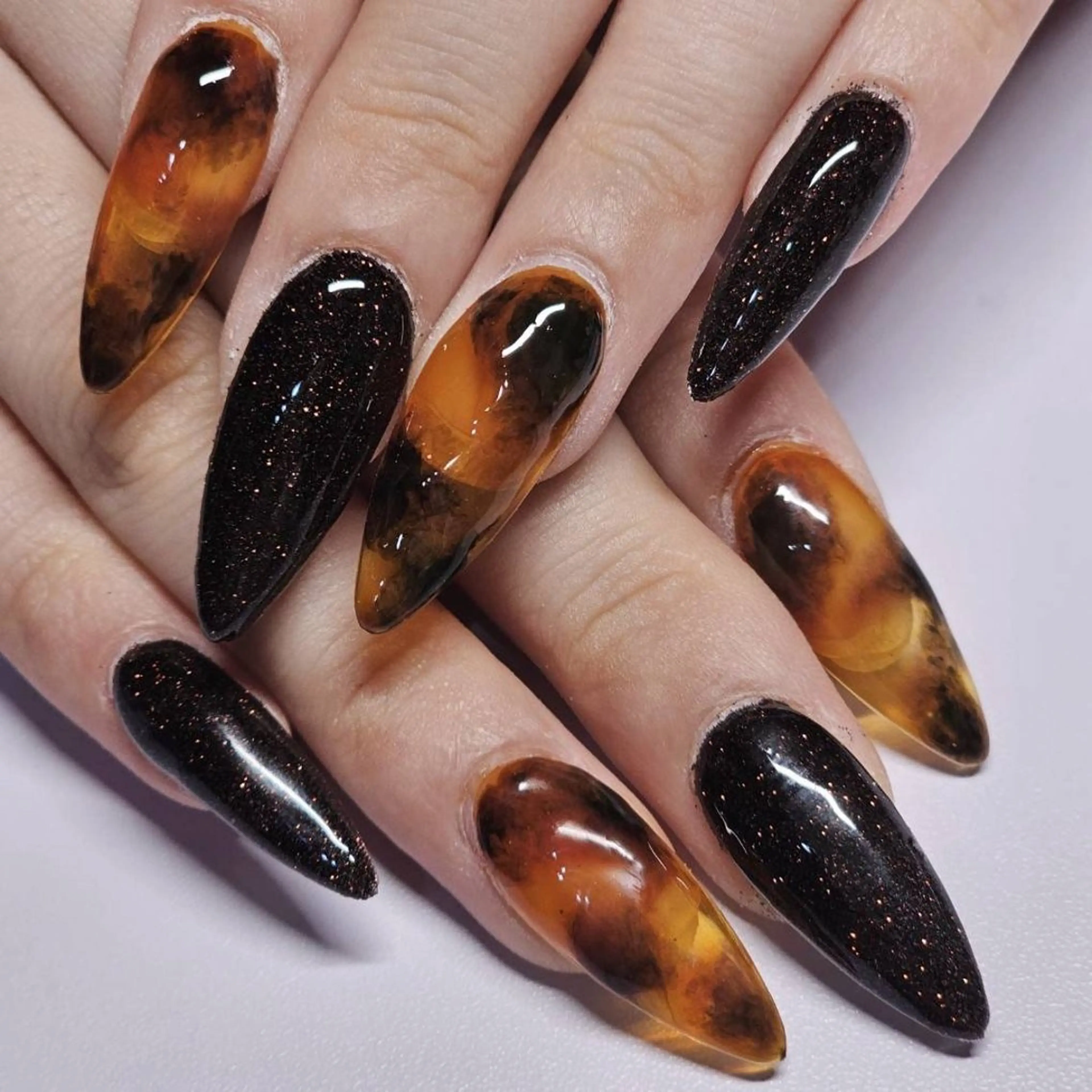 ネイル アートネイル べっ甲ネイル ブラウン ラメ(グリッター) オレンジ ハンドネイル よしだ ひろきのネイルデザイン